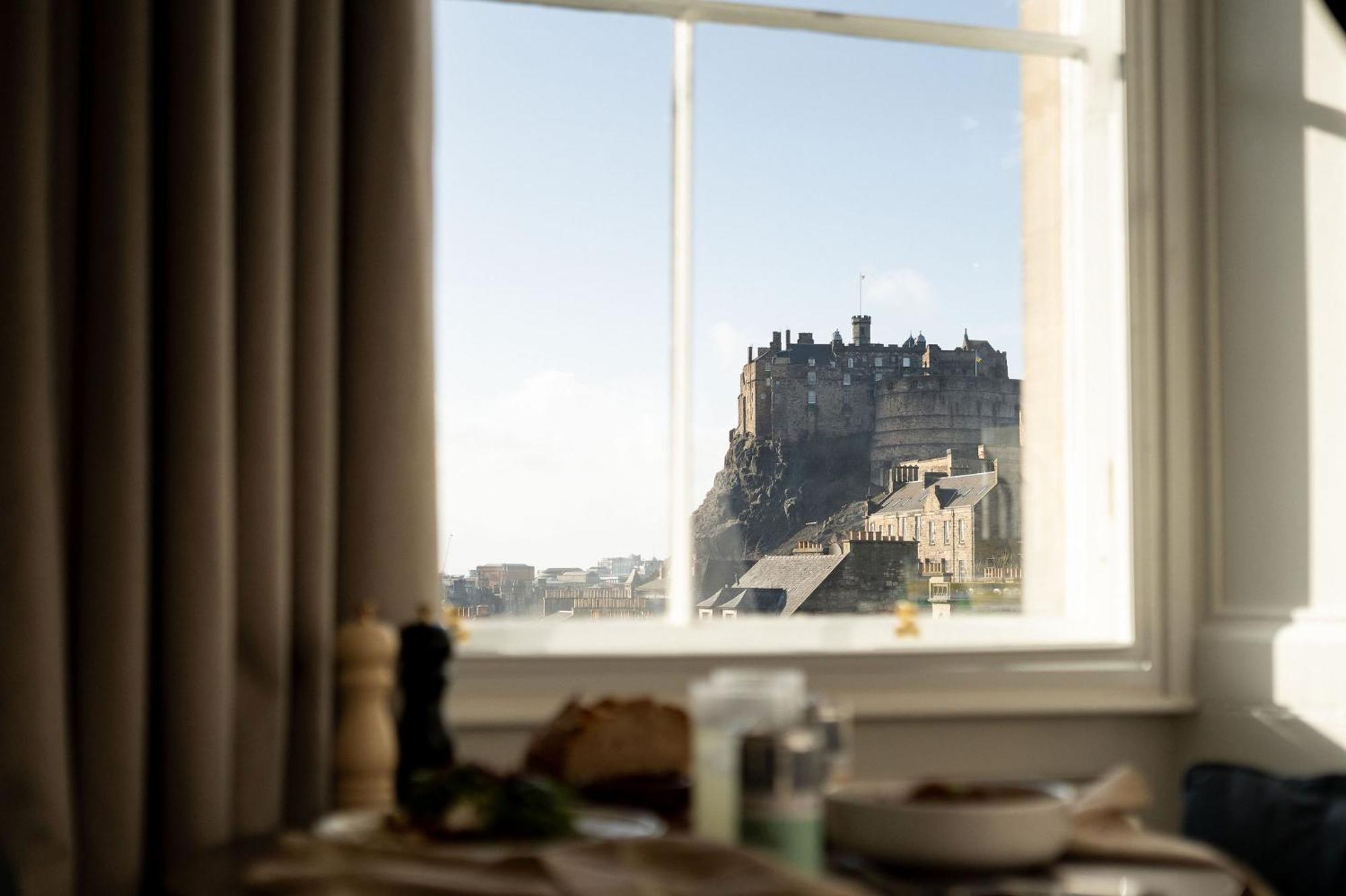 Moment George Iv Bridge Hotel Edinburgh