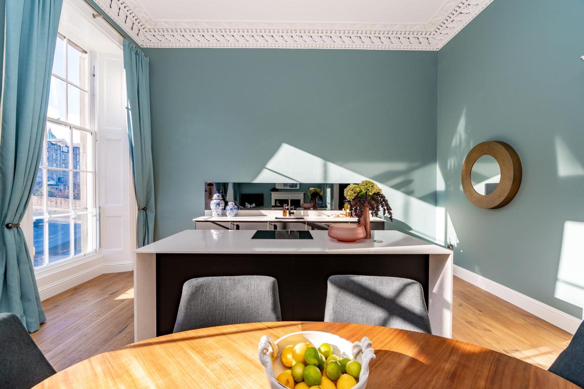 Dragon Luxury At 8 Albyn Place