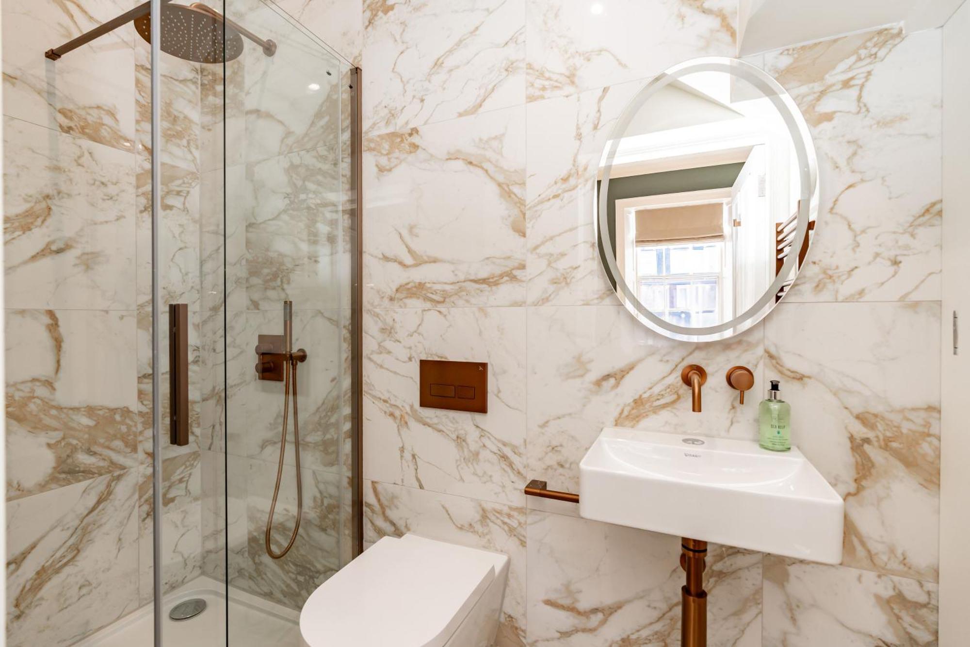 Dragon Luxury At 8 Albyn Place Apartment *