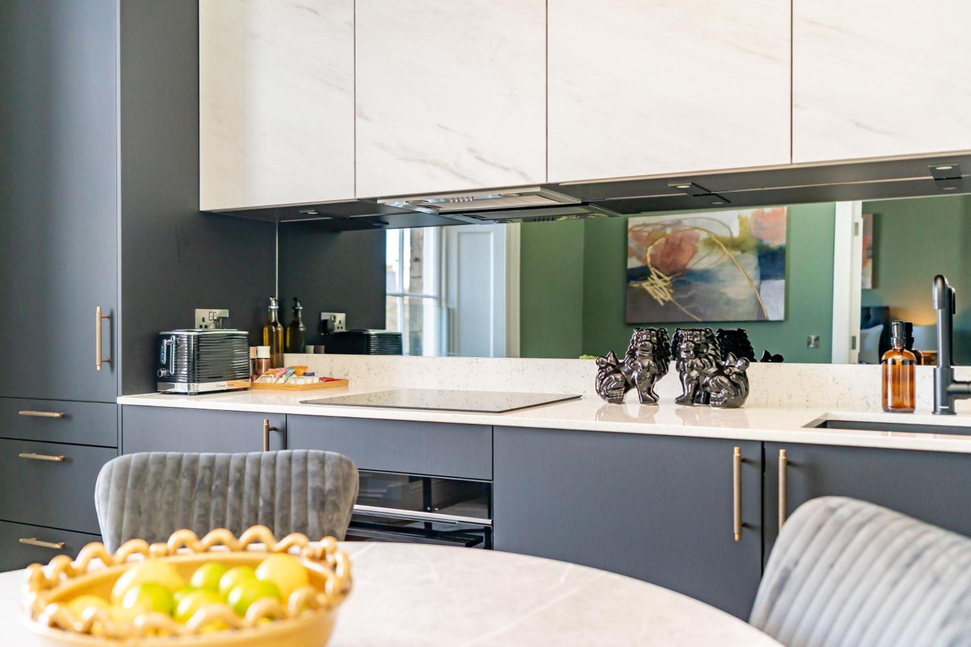 Dragon Luxury At 8 Albyn Place Apartment