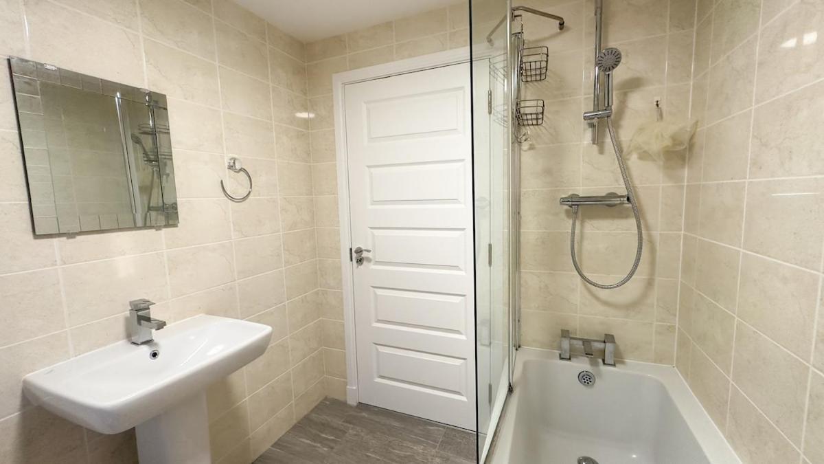 Modern Main Door Flat Center Apartment Edinburgh
