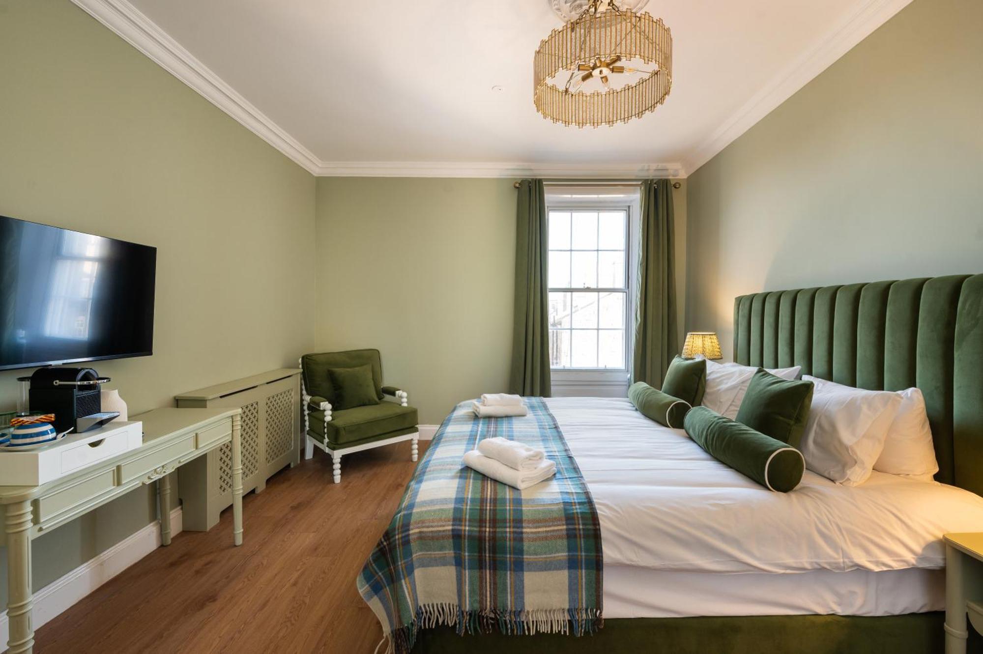No. 53 Frederick Street Guest house