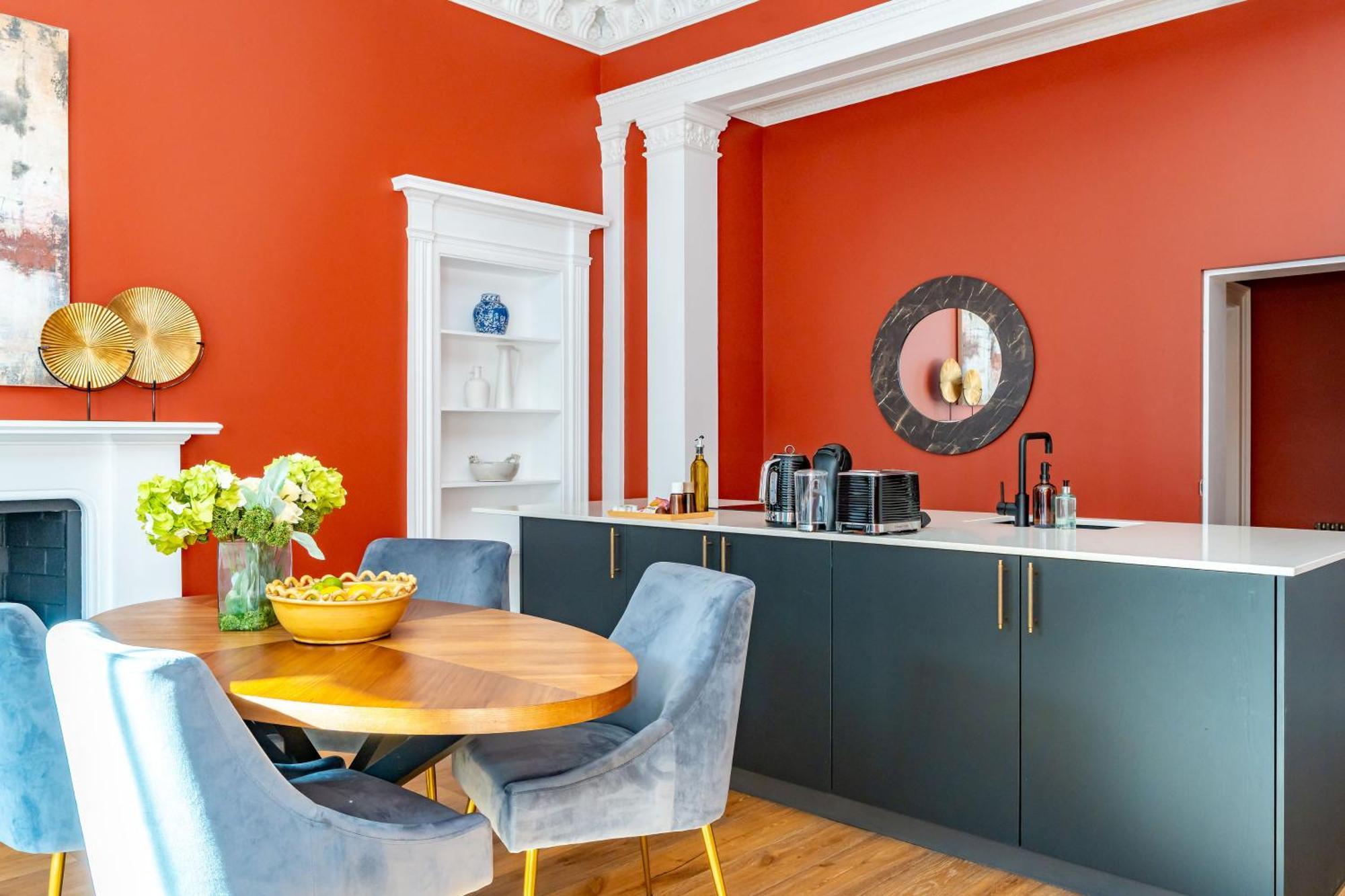 Dragon Luxury At 9 Albyn Place *