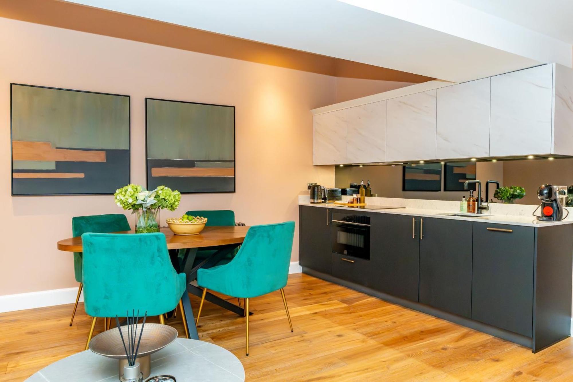 Dragon Luxury At 9 Albyn Place