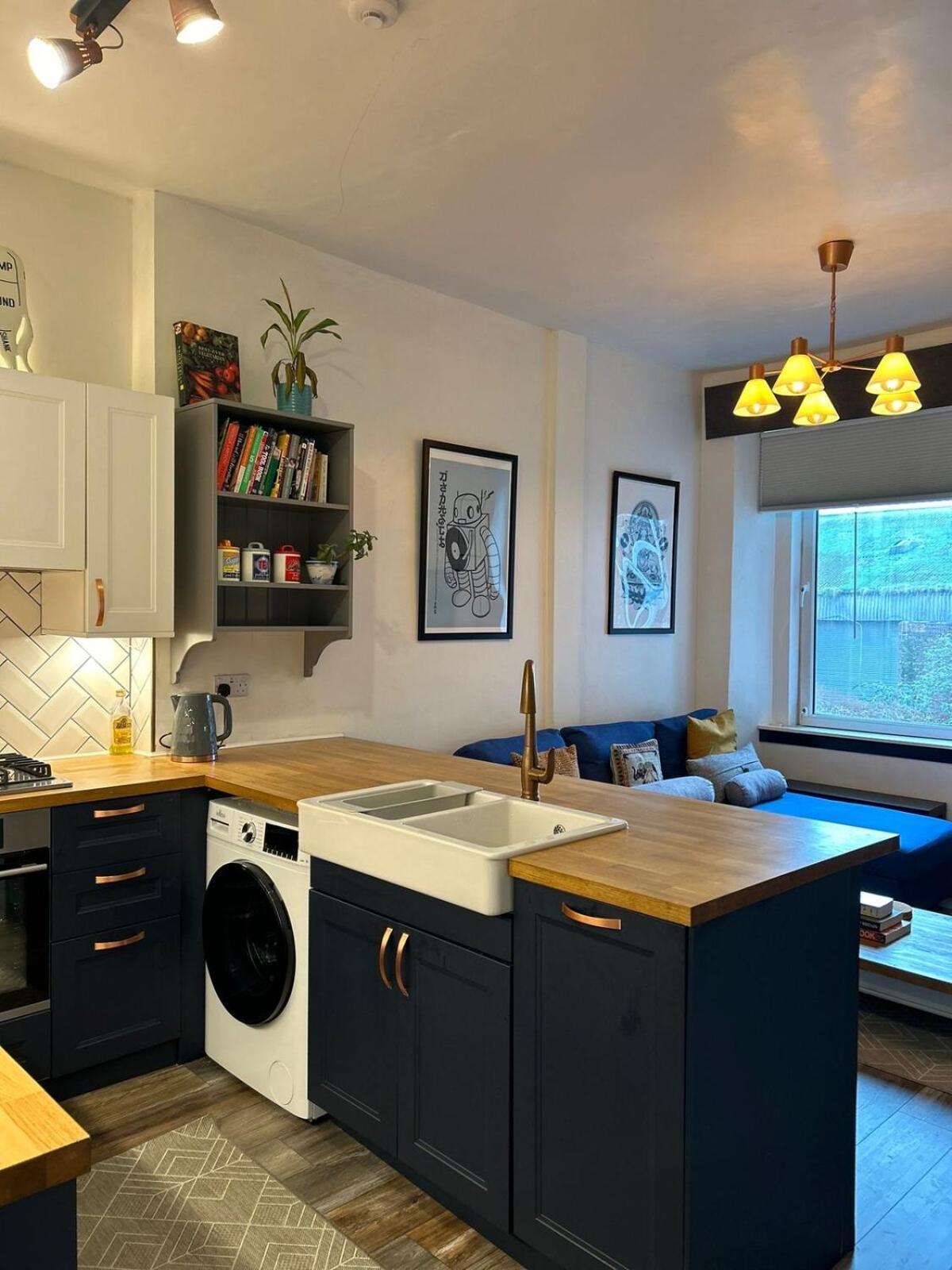 Trendy Historic Flat In Edinburgh