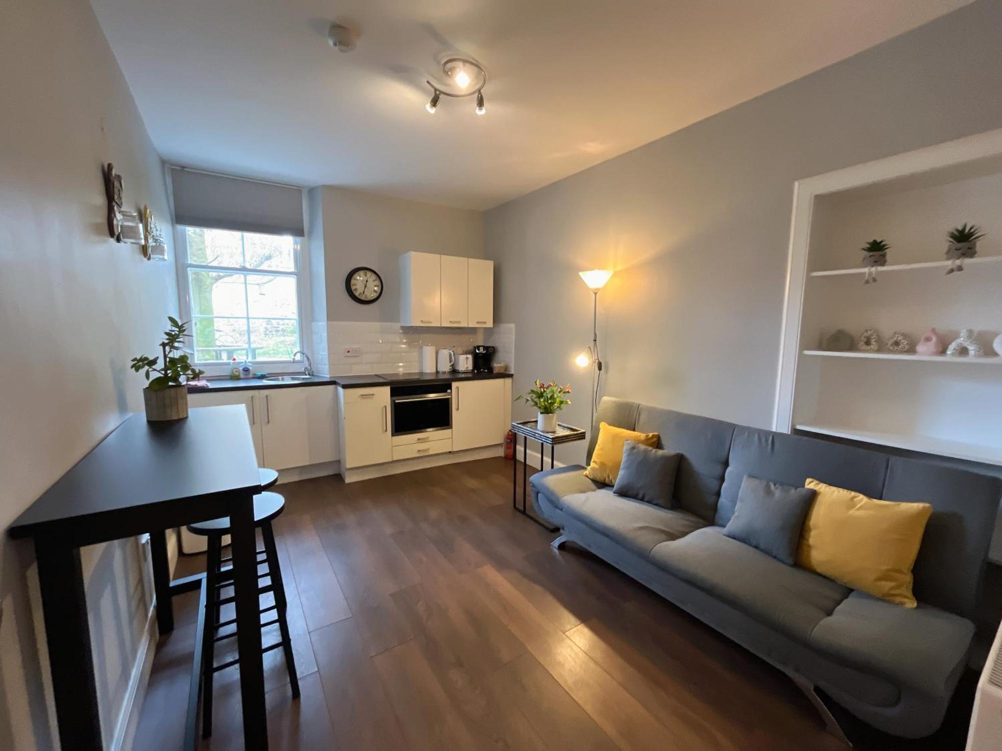 Apartment Comfortable One-bedroom Free Parking Space