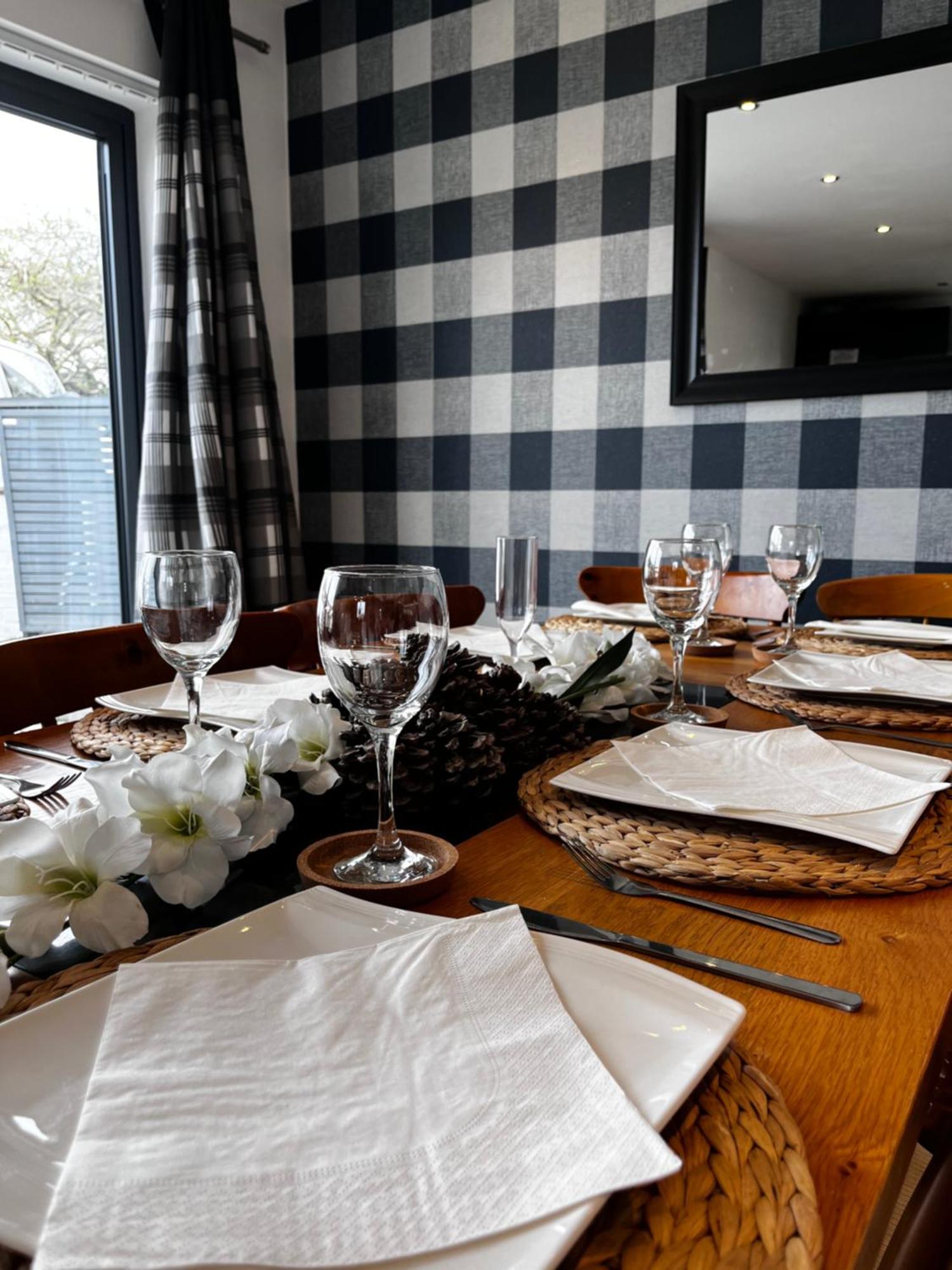 Holiday home Dreghorn House 4 Bedrooms 3 Toilets 3 Reception Free Parking 233 Mbp Wifi