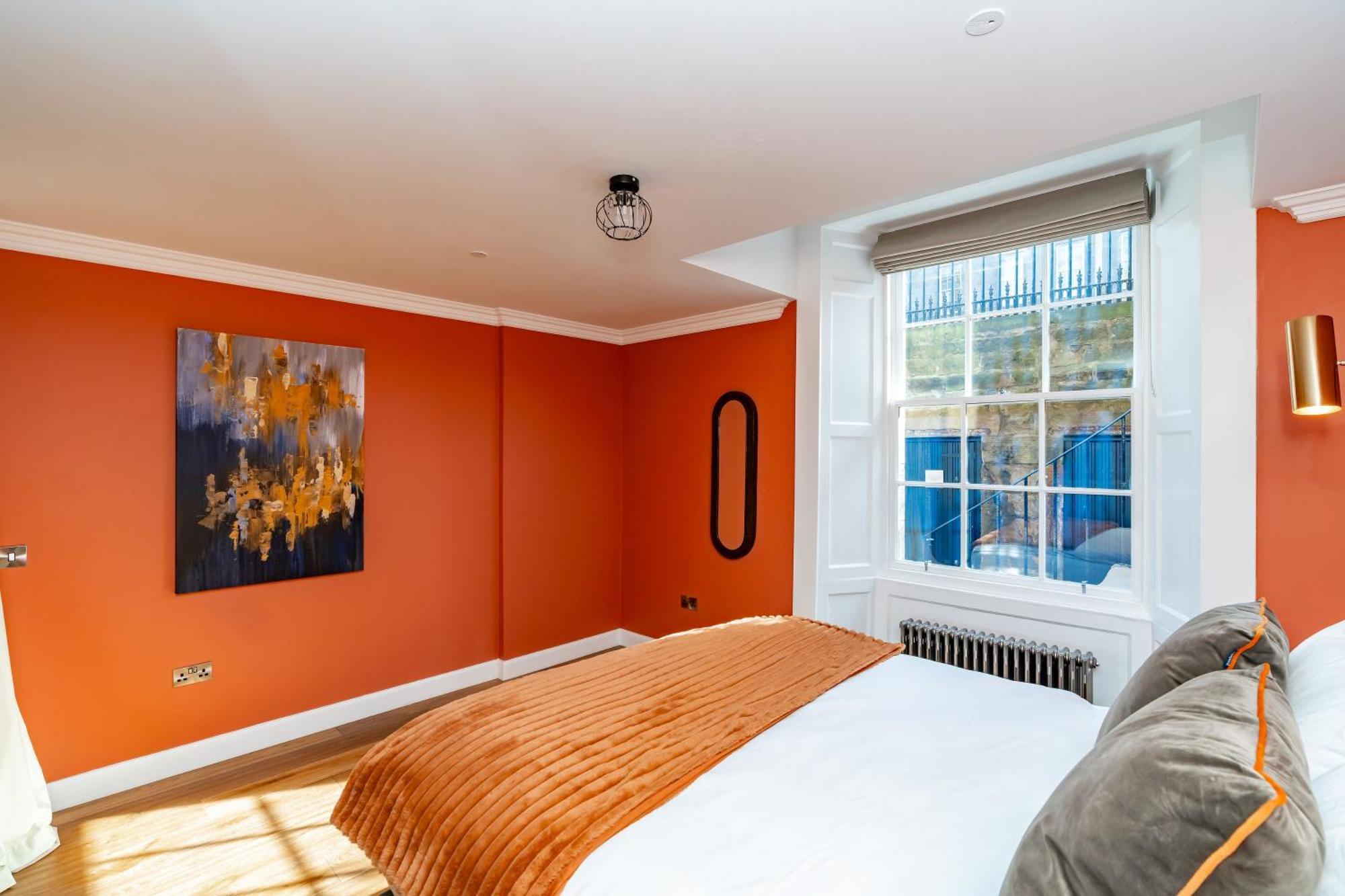 Dragon Luxury At 9 Albyn Place *