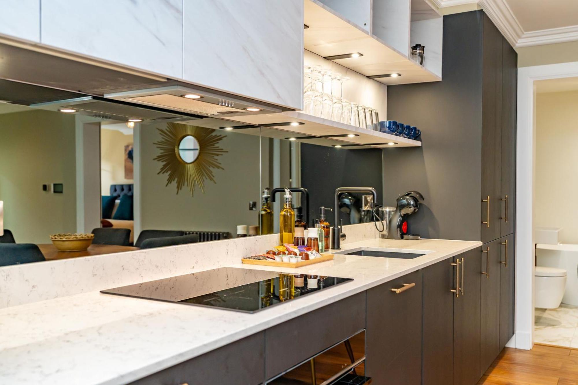 Dragon Luxury At 9 Albyn Place Apartment