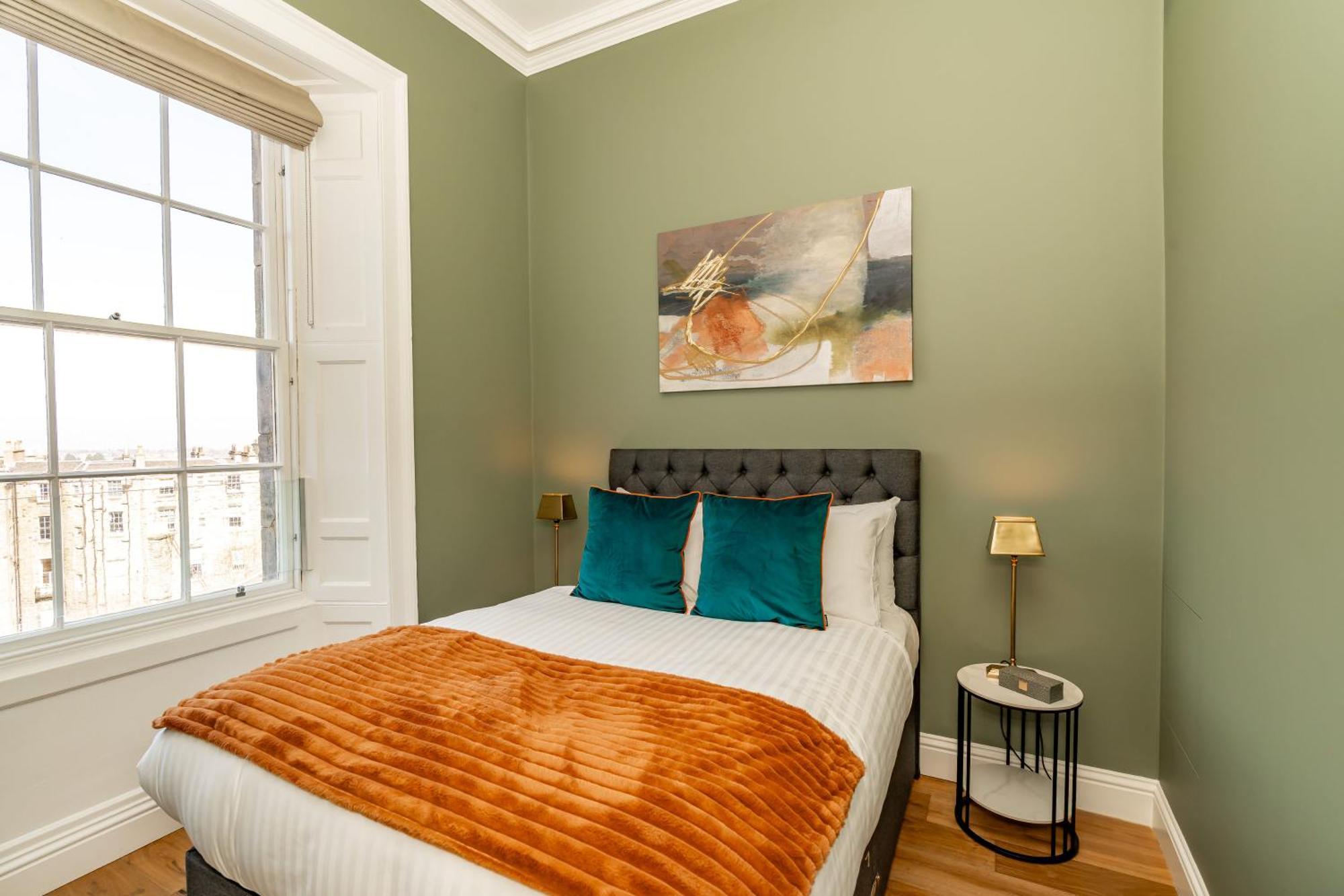 Dragon Luxury At 9 Albyn Place EDI