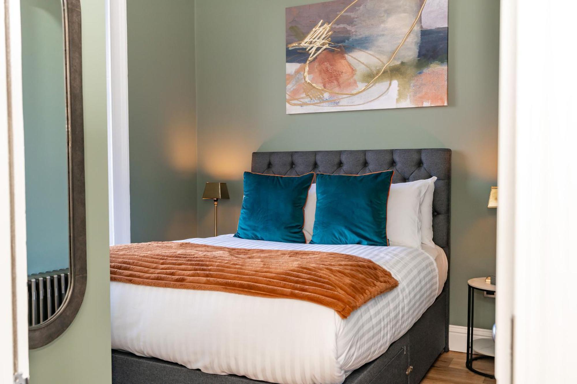Apartment Dragon Luxury At 9 Albyn Place