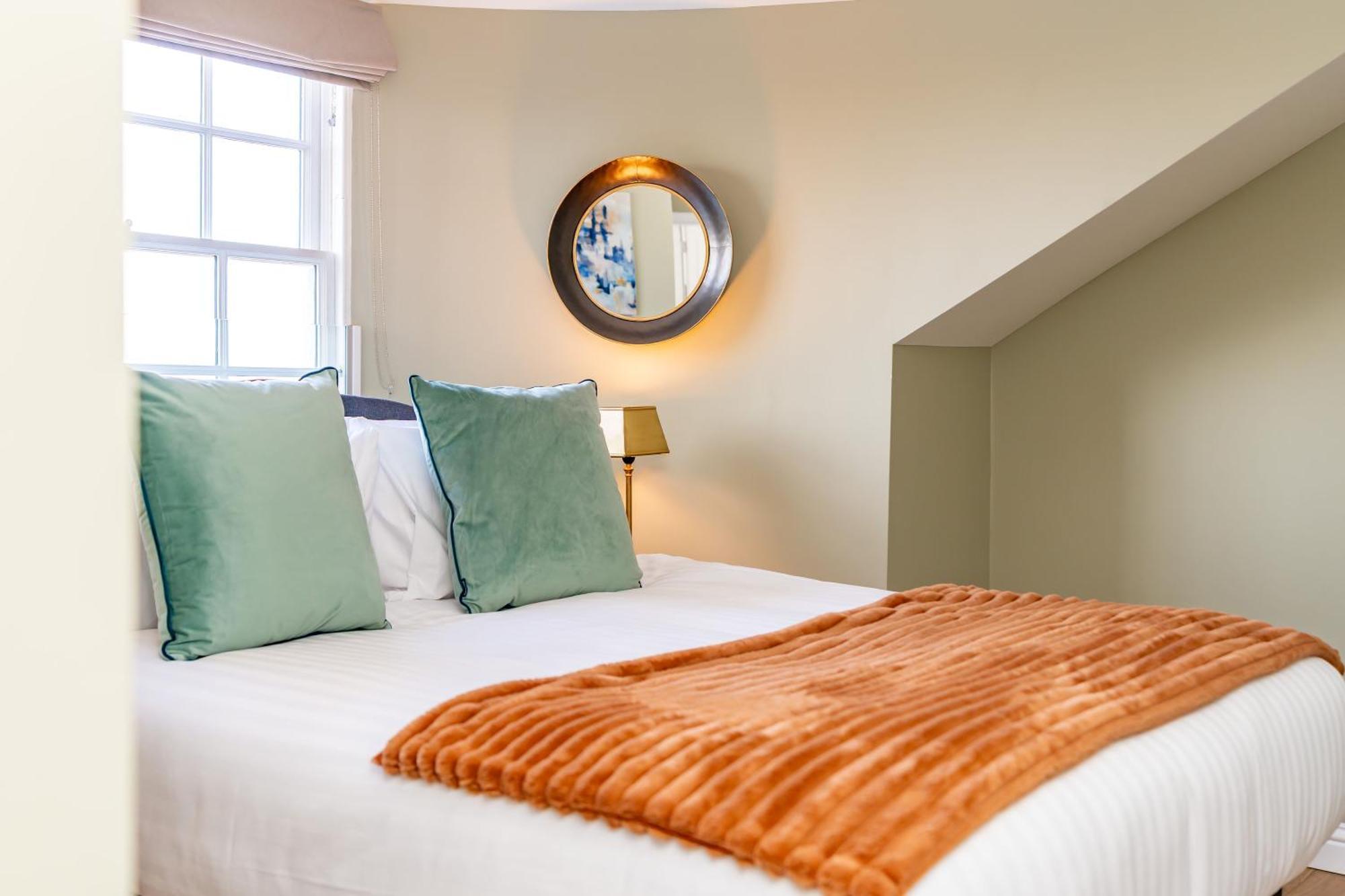 Dragon Luxury At 9 Albyn Place * EDI