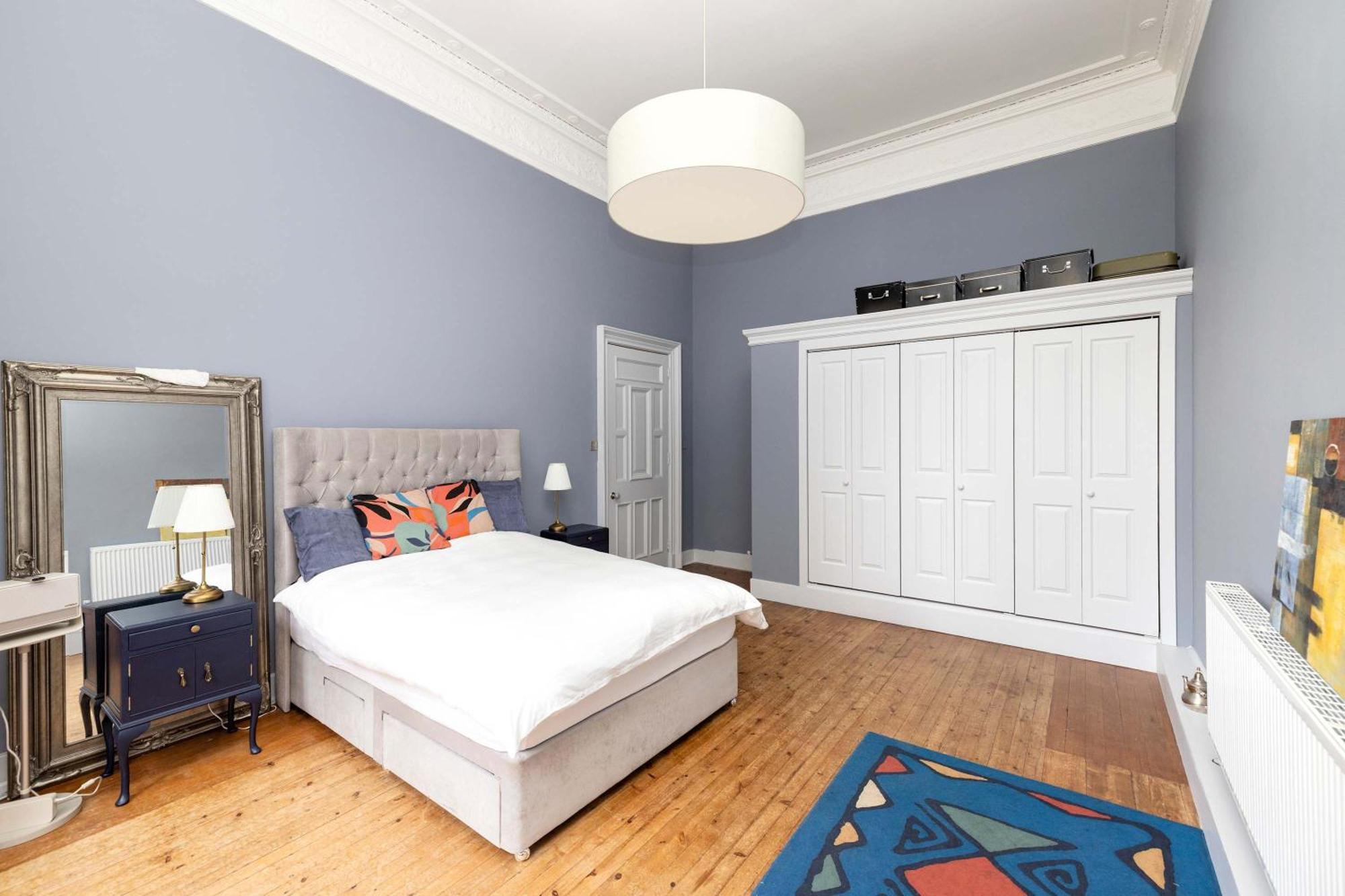 Joivy Spacious 2-bedroom Ground Floor Flat Apartment *