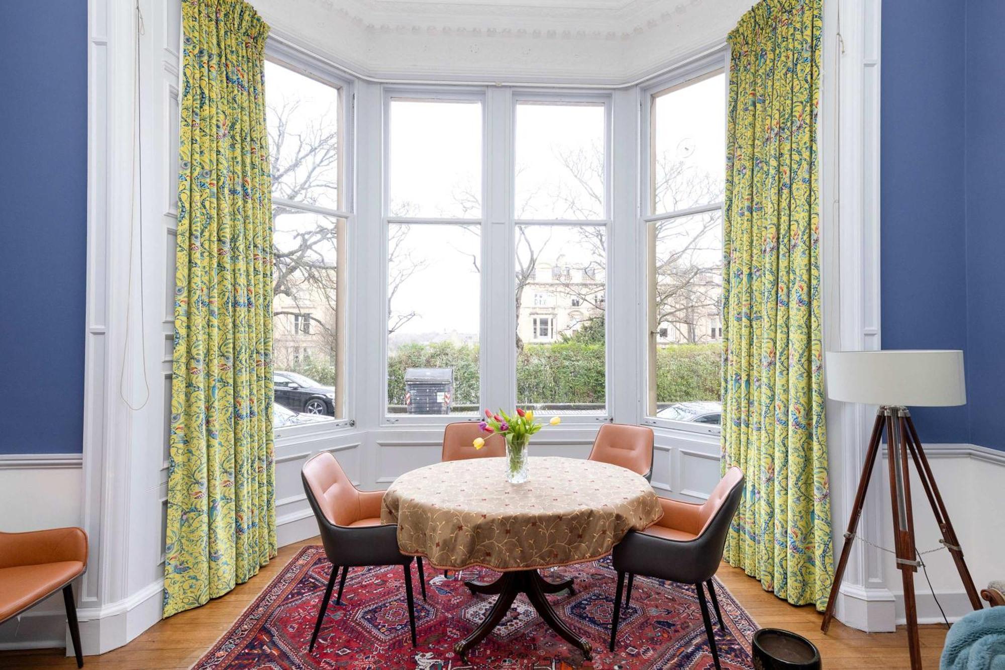 Joivy Spacious 2-bedroom Ground Floor Flat Edinburgh