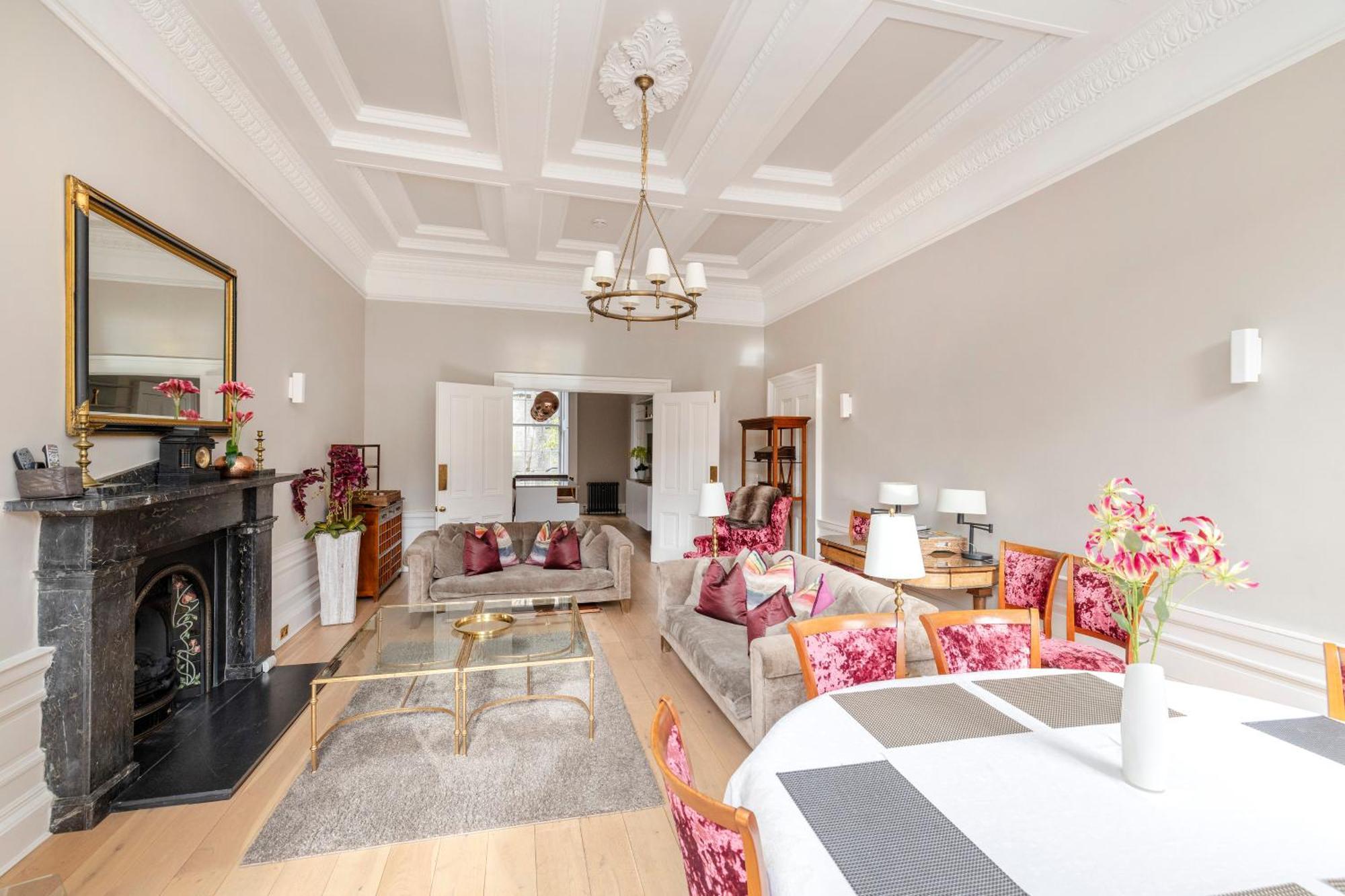 Joivy Ultra Luxe Near Princes Street * Edinburgh