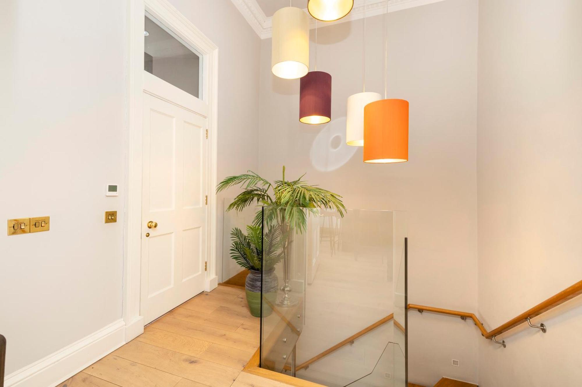 Joivy Ultra Luxe Near Princes Street Apartment Edinburgh