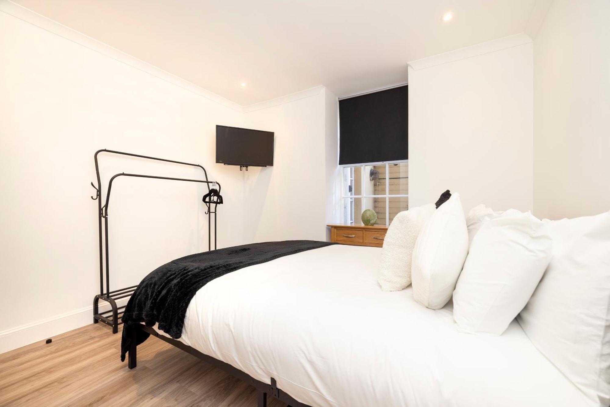 Apartment Joivy 3br Flat In Haymarket With Free Parking Edinburgh