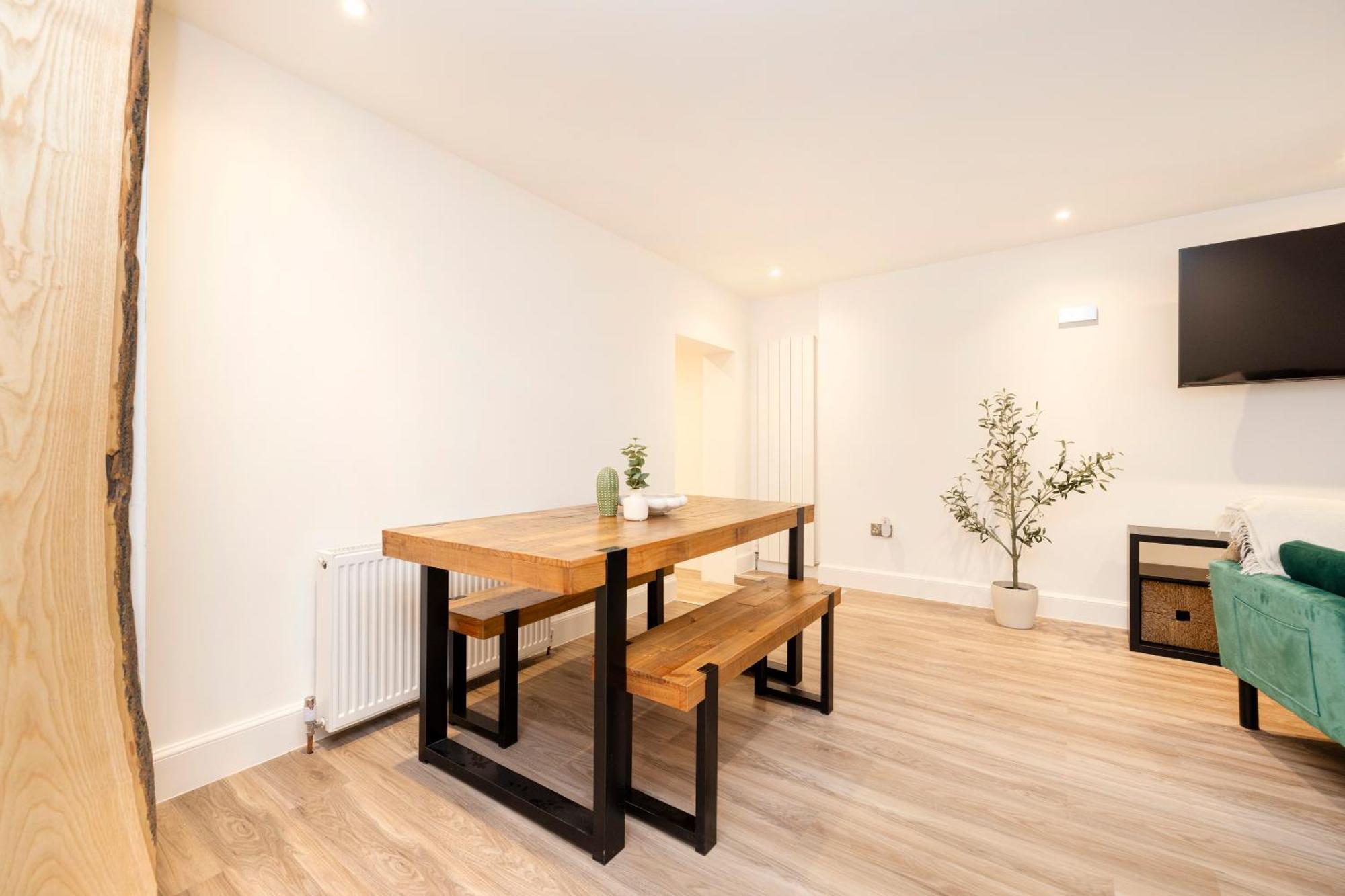 Apartment Joivy 3br Flat In Haymarket With Free Parking *