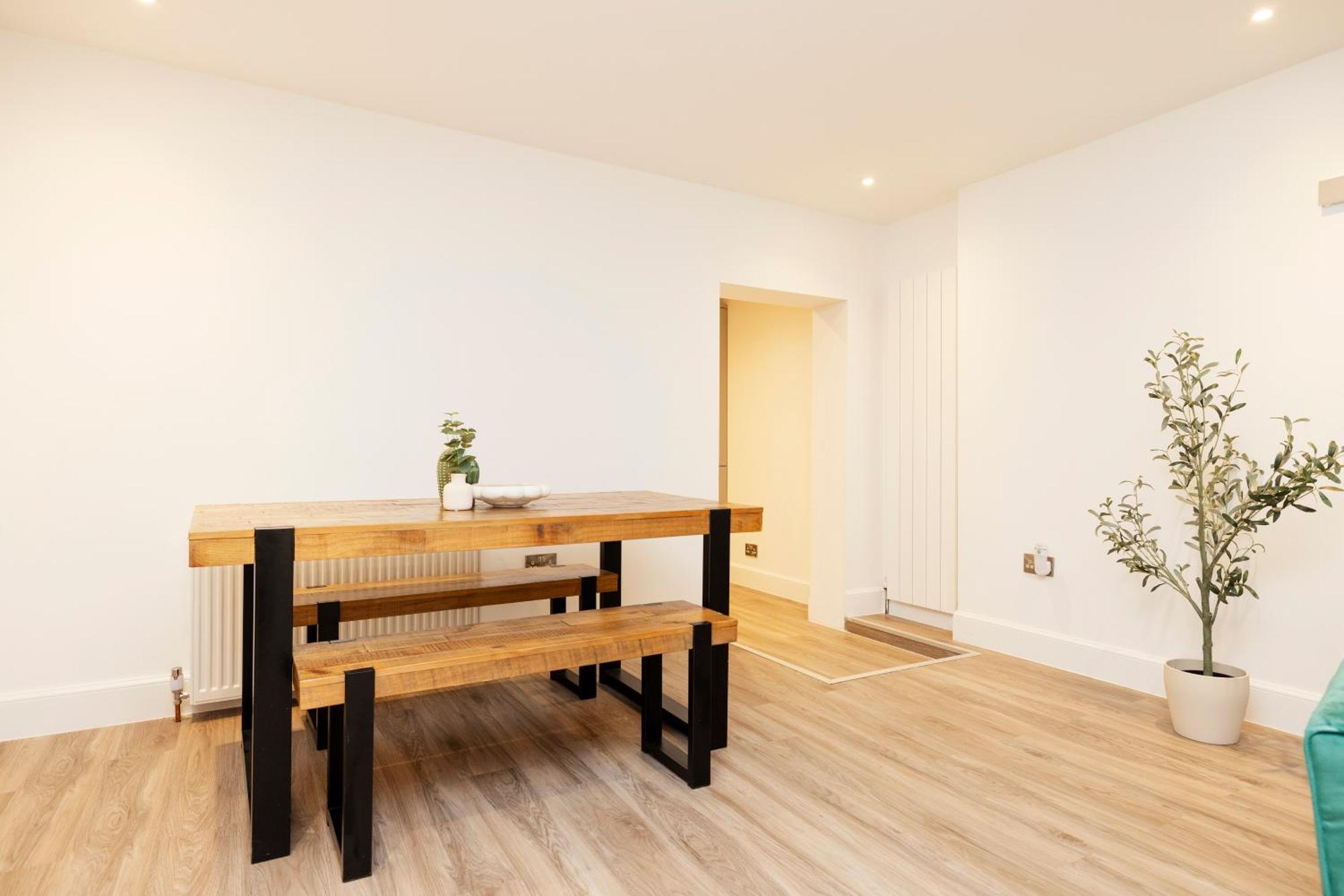 Joivy 3br Flat In Haymarket With Free Parking * Edinburgh
