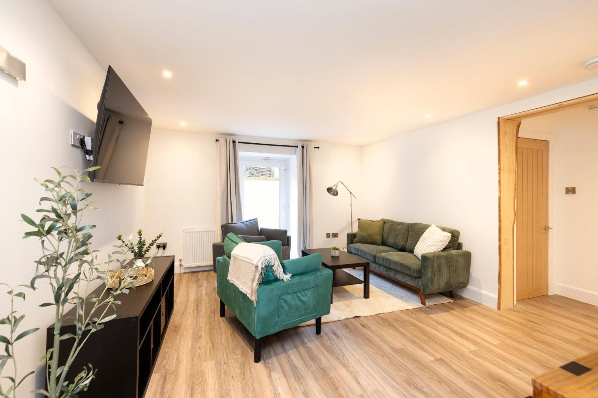 Joivy 3br Flat In Haymarket With Free Parking Apartment