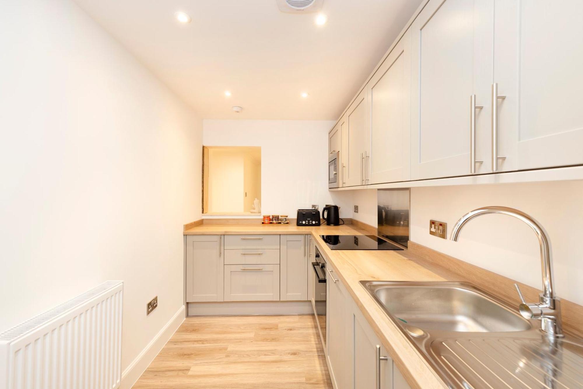 Joivy 3br Flat In Haymarket With Free Parking *