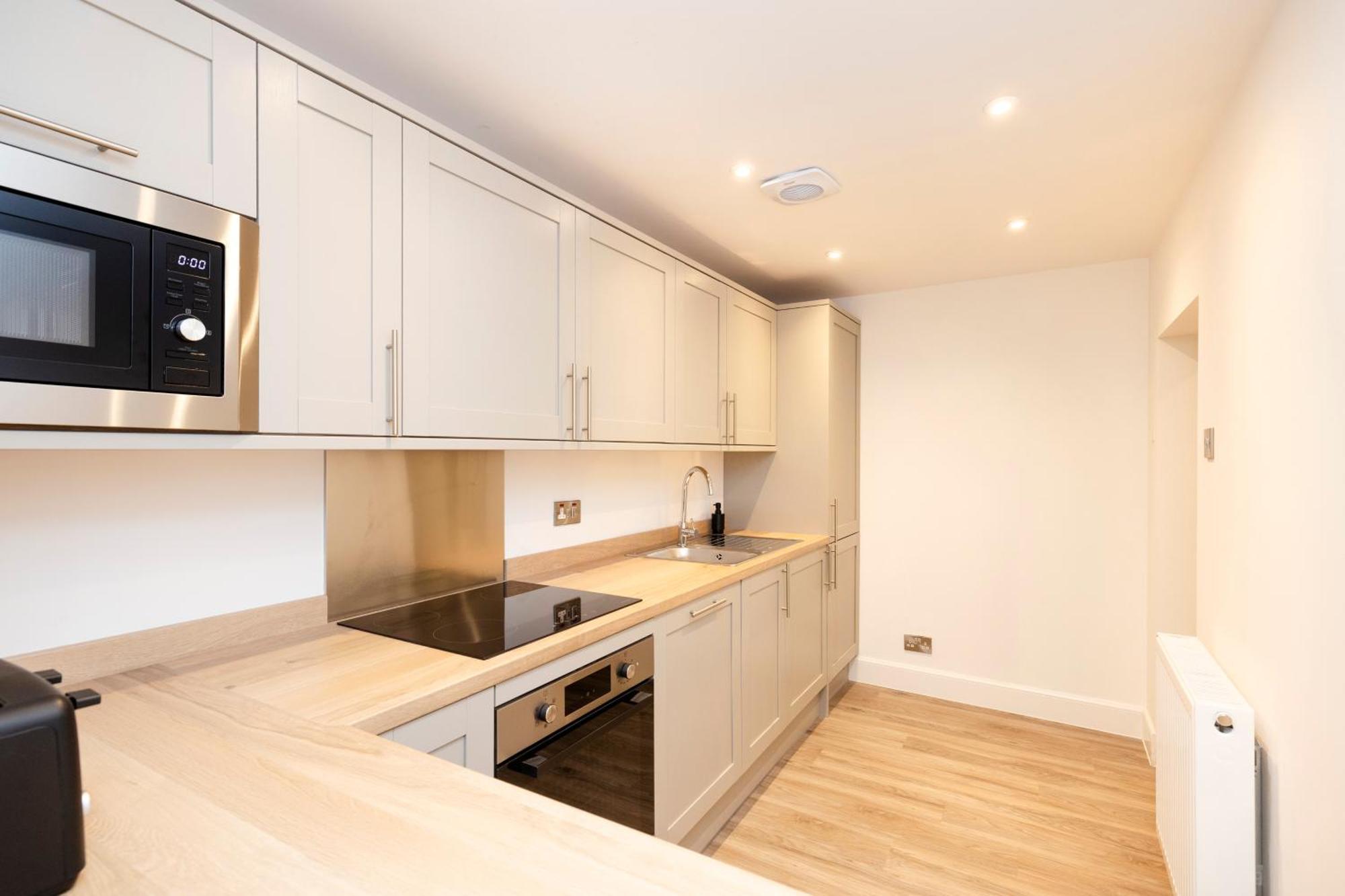 Joivy 3br Flat In Haymarket With Free Parking * Edinburgh