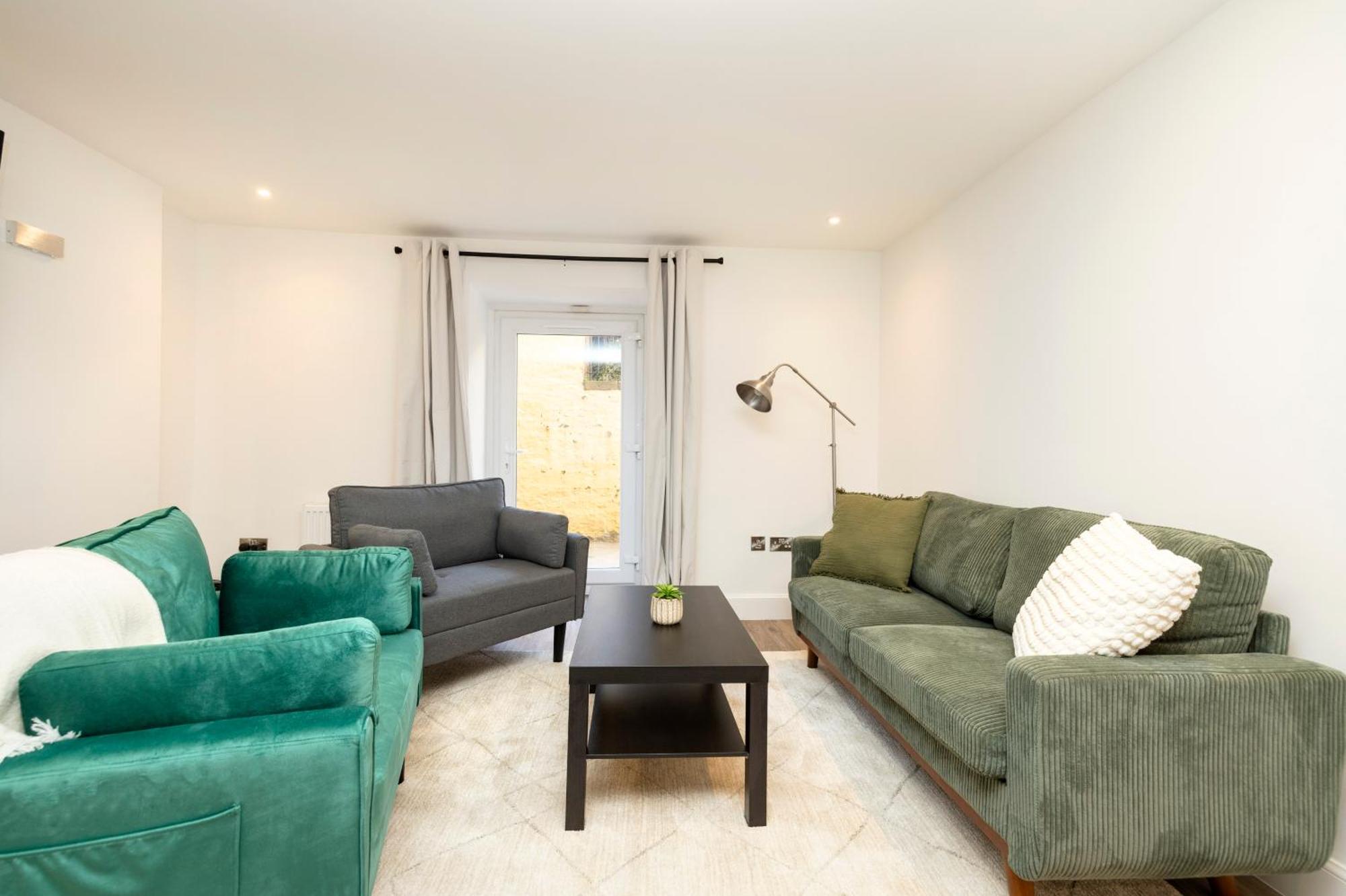 Joivy 3br Flat In Haymarket With Free Parking