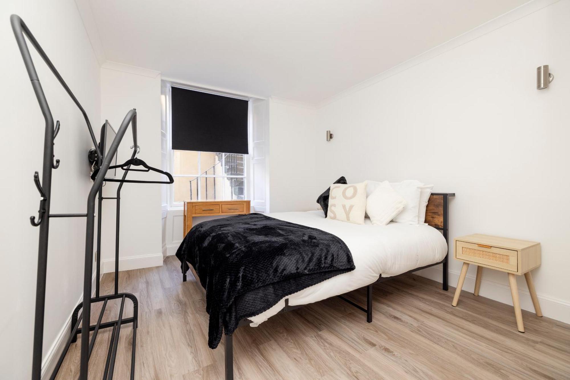Apartment Joivy 3br Flat In Haymarket With Free Parking *