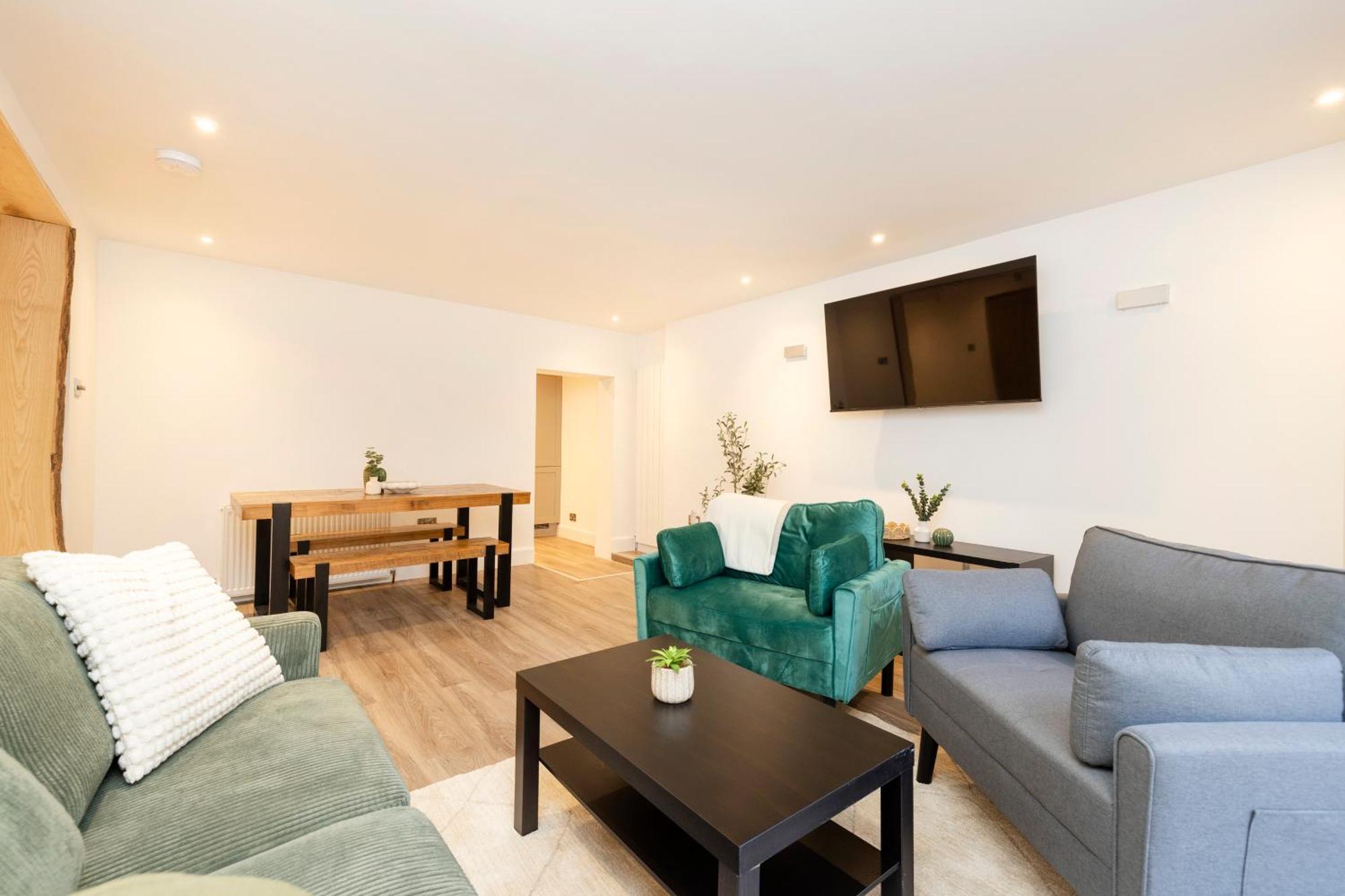 Apartment Joivy 3br Flat In Haymarket With Free Parking Edinburgh