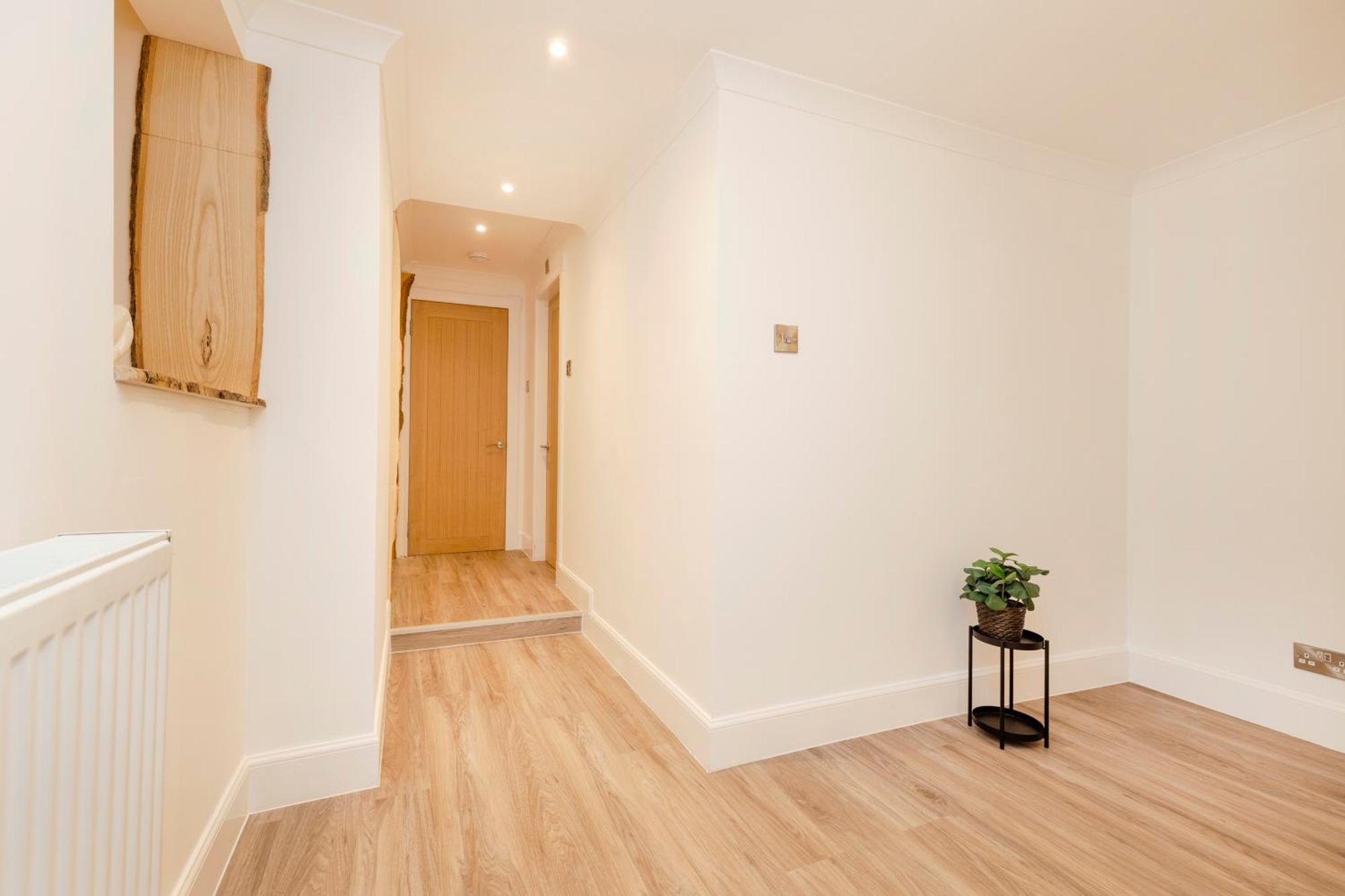 Joivy 3br Flat In Haymarket With Free Parking * Edinburgh