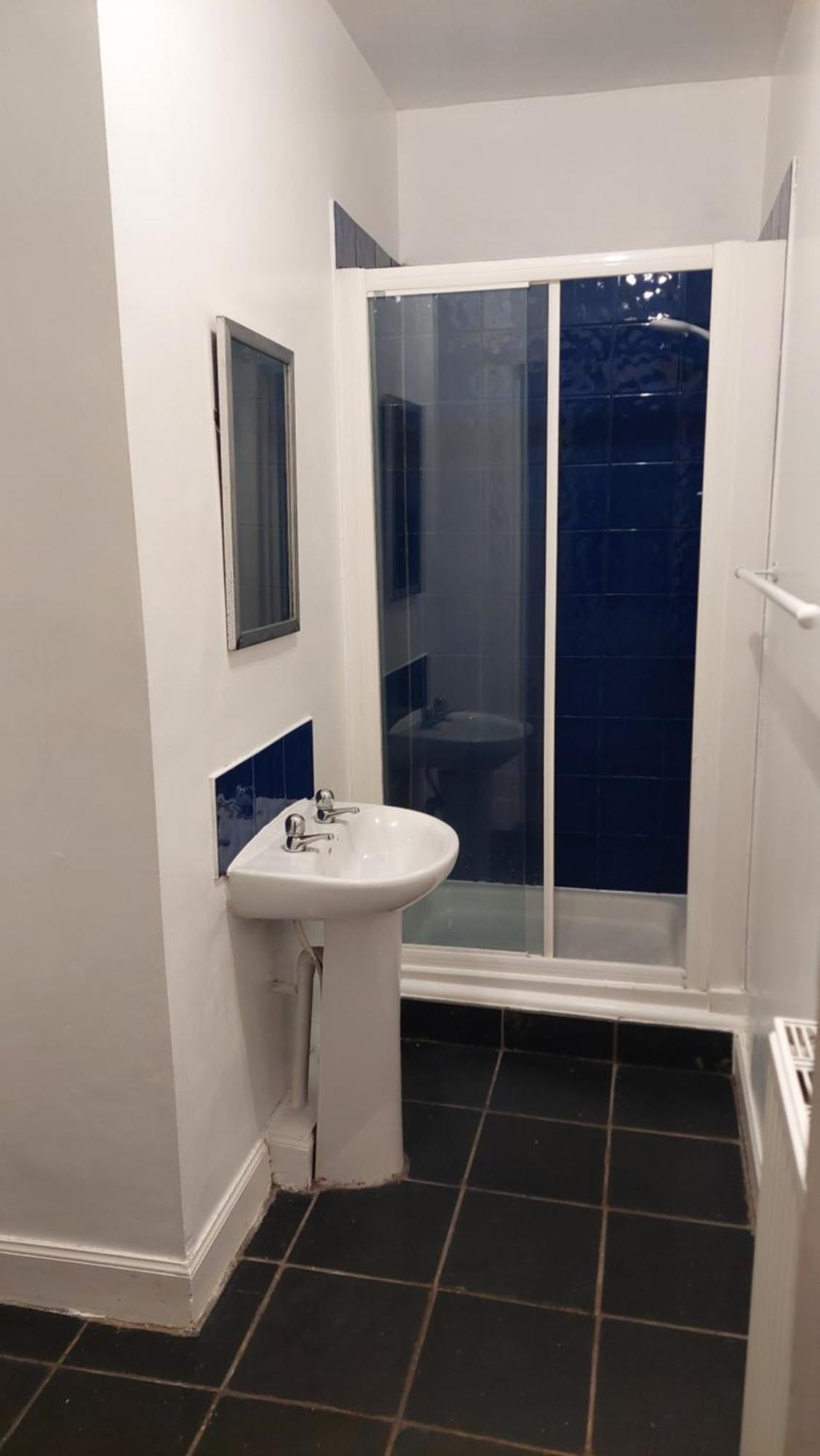 Lauriston Place Apartment
