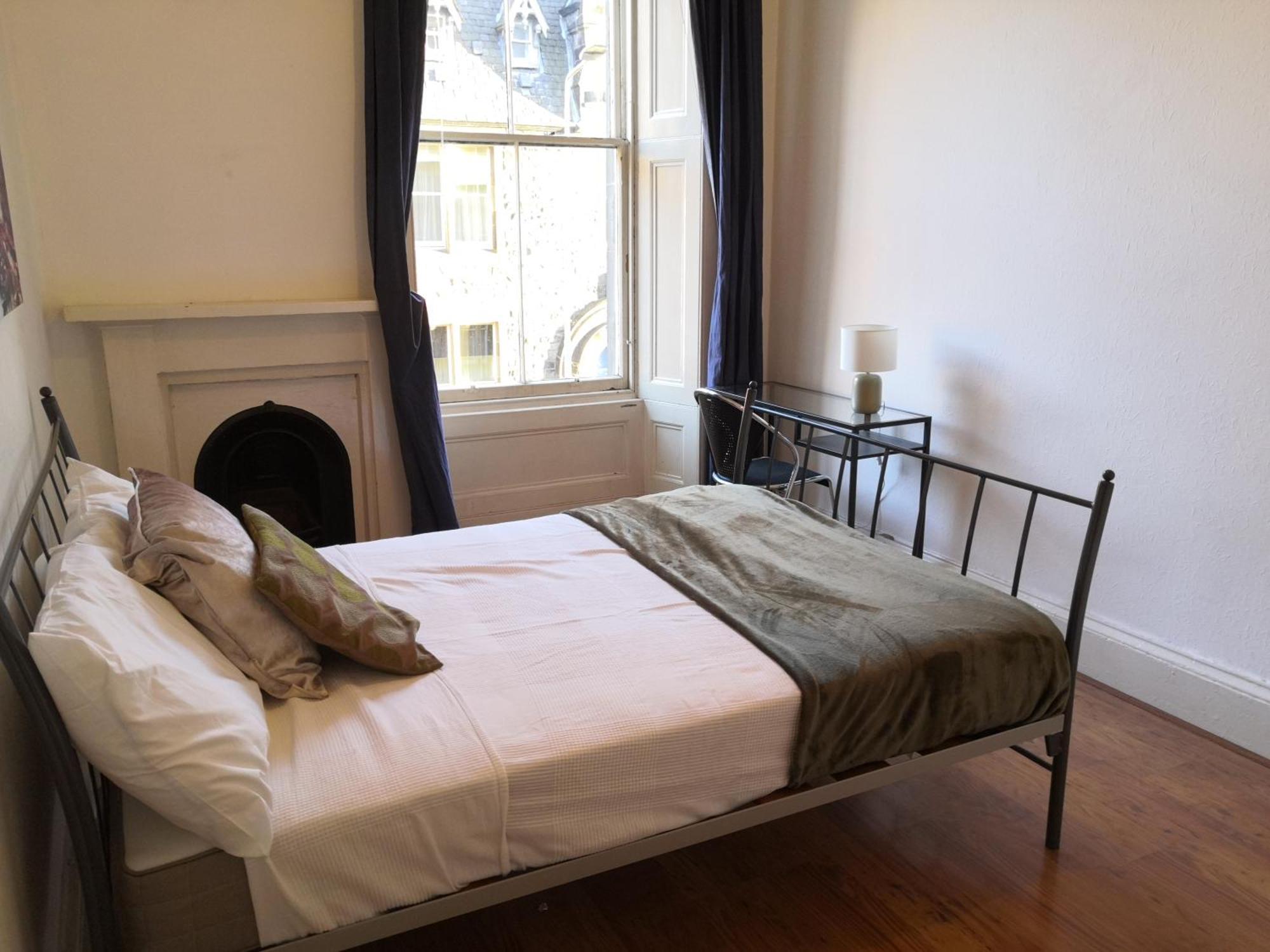 Lauriston Place *
