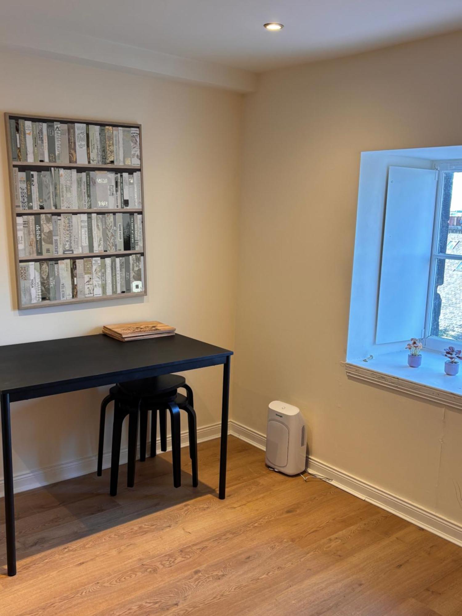 The Shore Modern 2 Bedroom Edinburgh