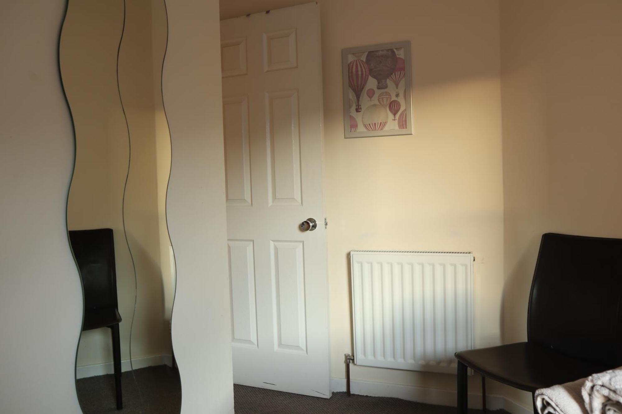 Apartment 3 Bedrooms Flat In Old Town Sleeps 6 *