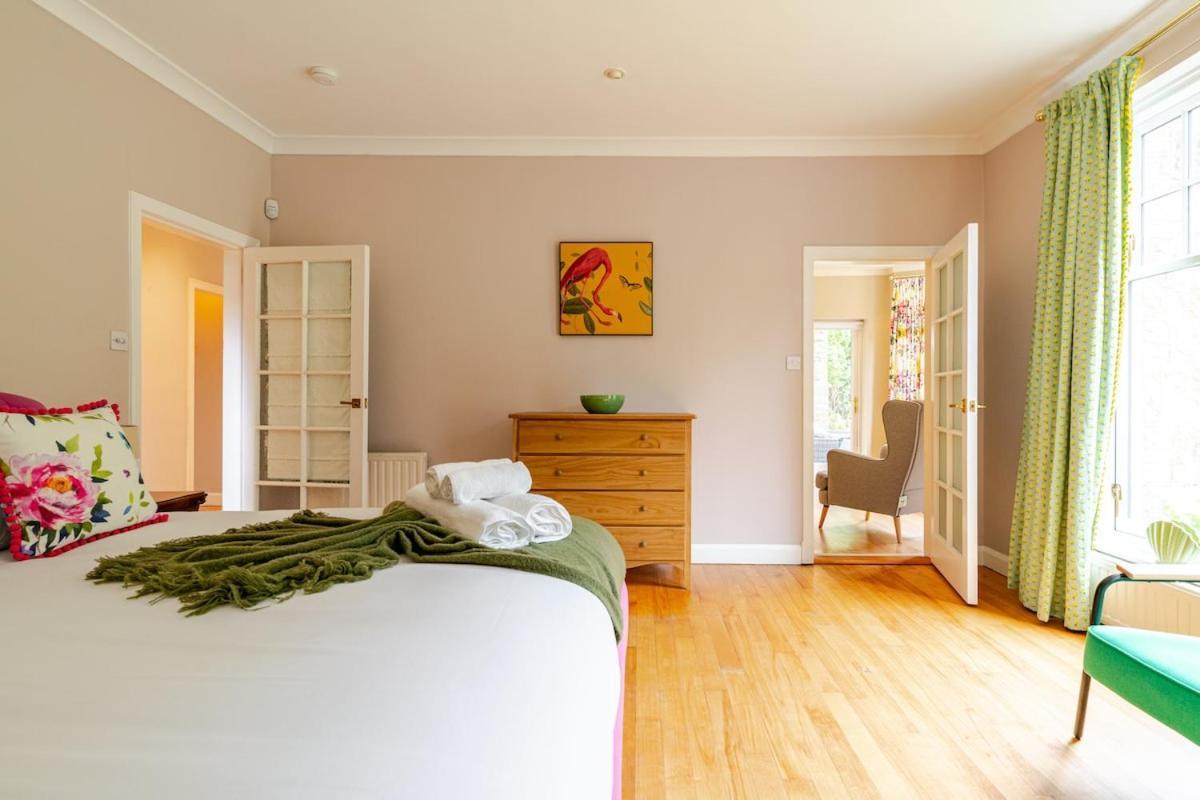 Amulree, Villa Edinburgh