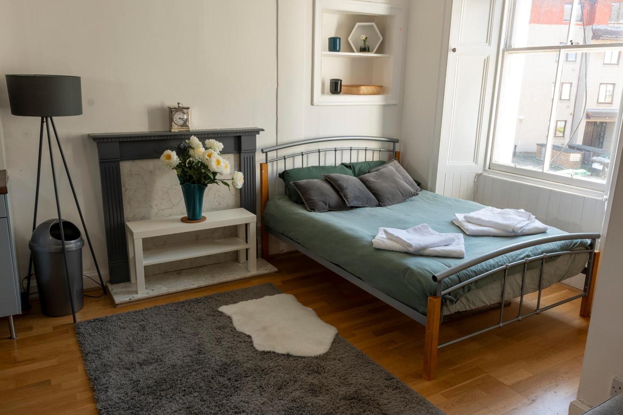 Comfy 1 Bedroom Flat In Centre Apartment
