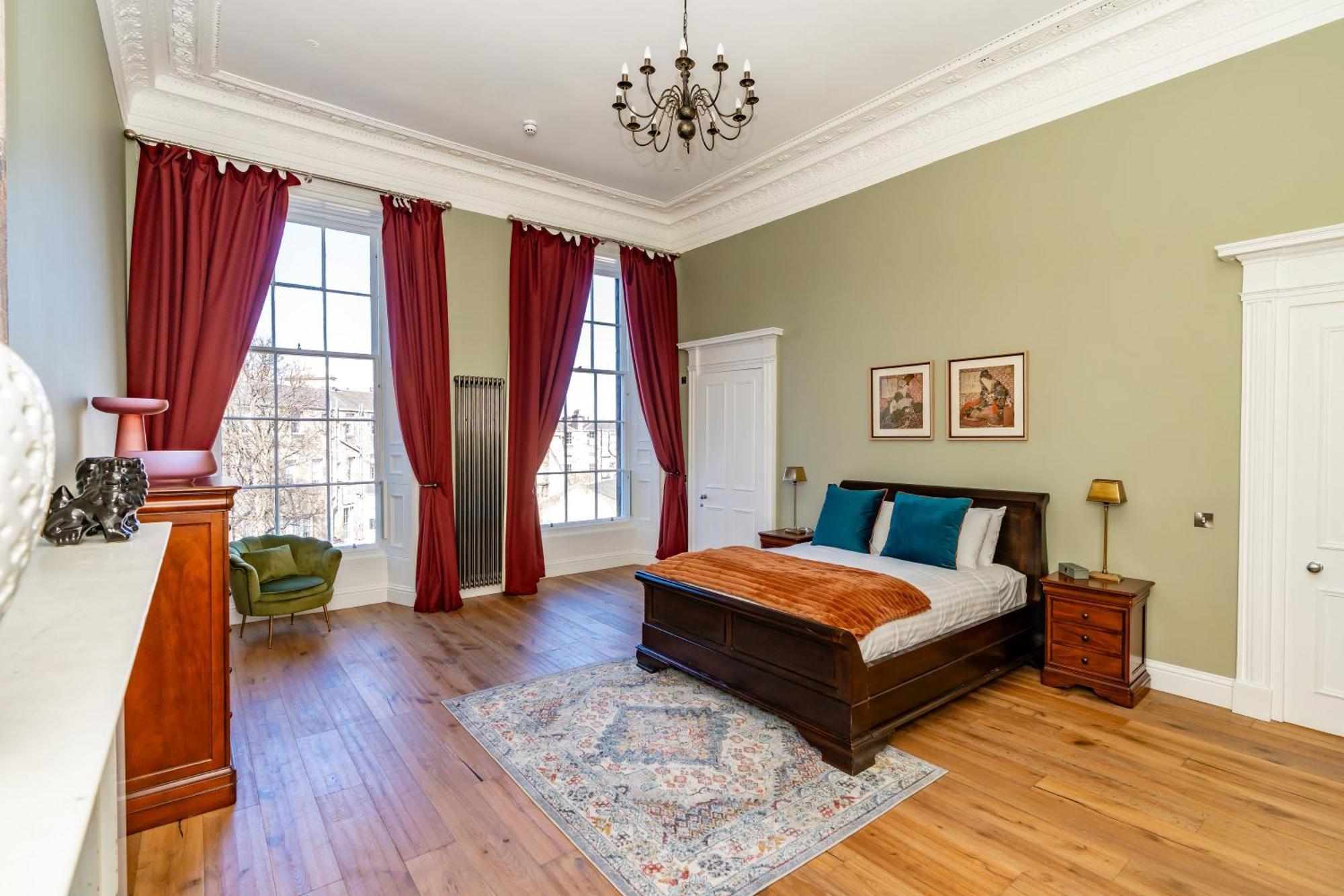 Dragon Luxury At 9 Albyn Place Apartment