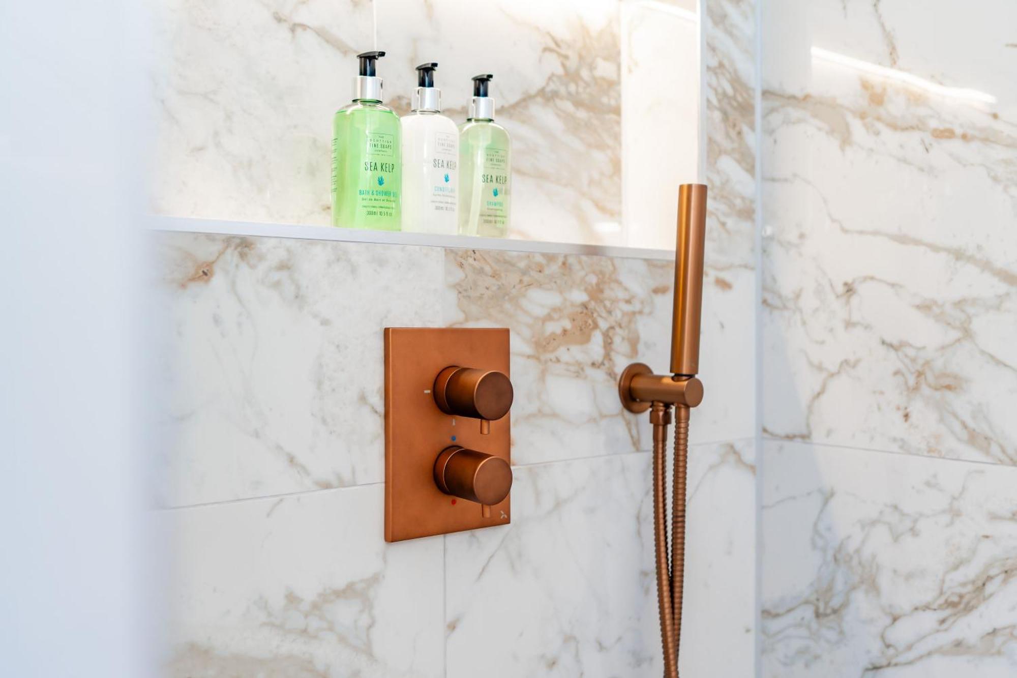Dragon Luxury At 9 Albyn Place