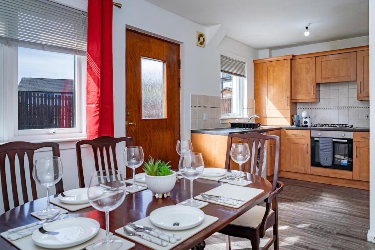 Luxury 3-bed Townhouse With Free Parking And Apartment Edinburgh