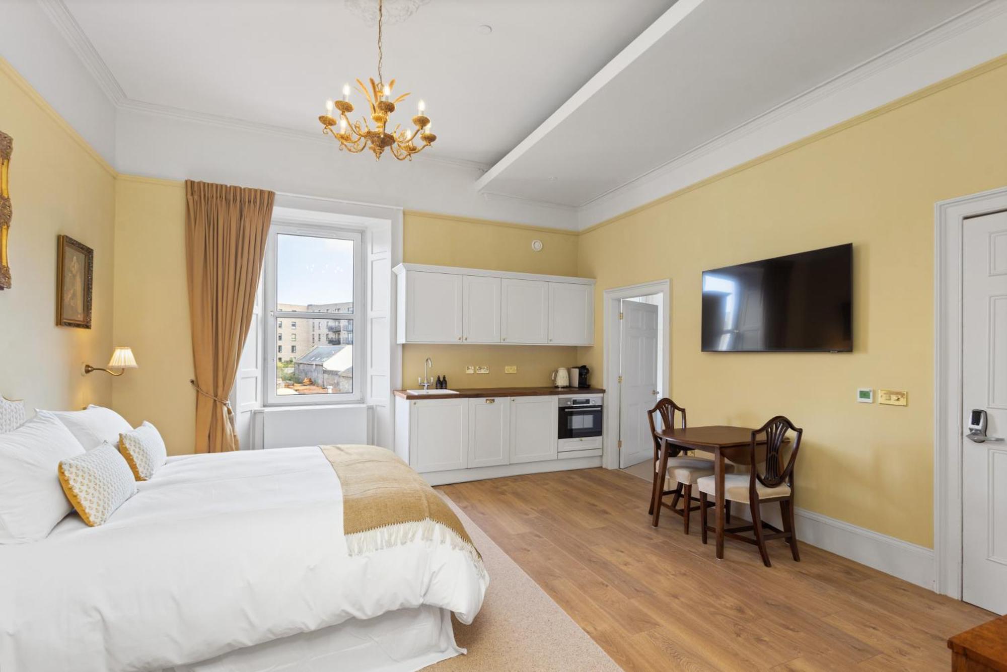 Aparthotel The Townhouse, Leith *
