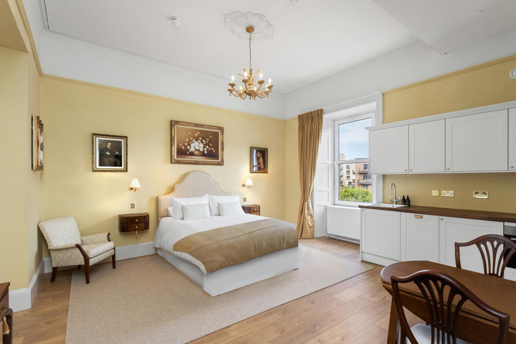 Aparthotel The Townhouse, Leith *