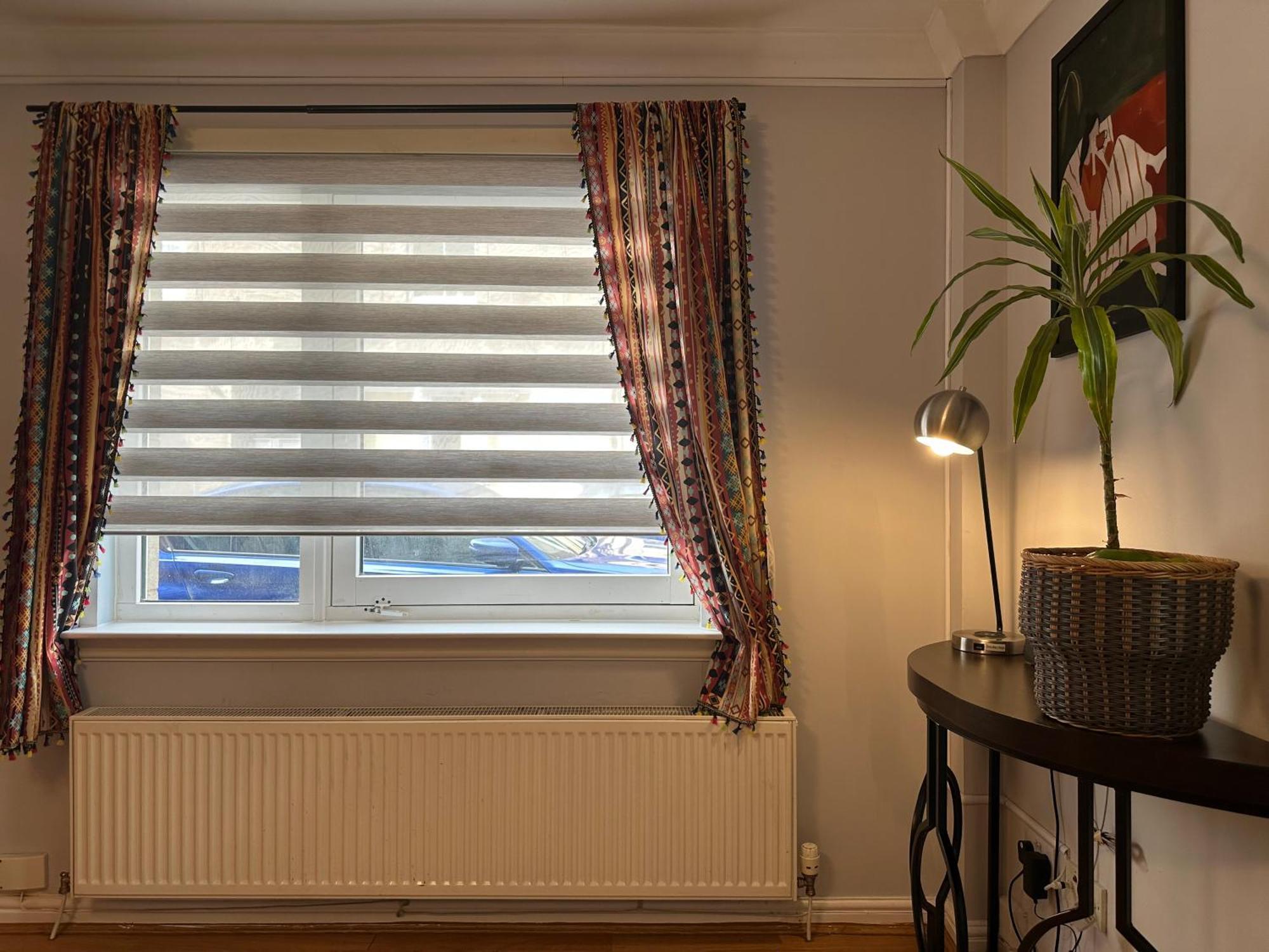 Private Main Door Lovely 2 Bedroom Edinburgh