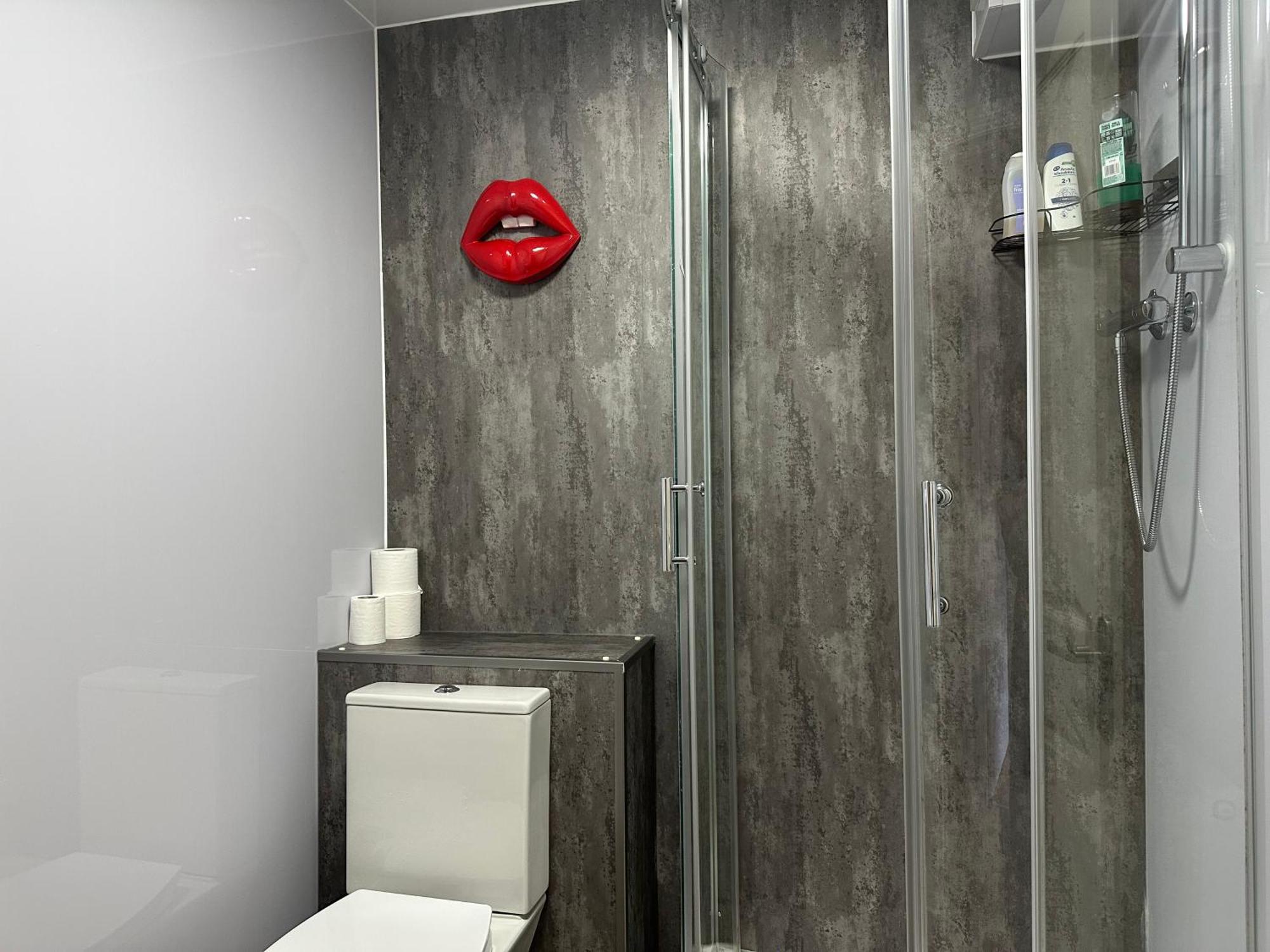 Apartment Private Main Door Lovely 2 Bedroom Edinburgh