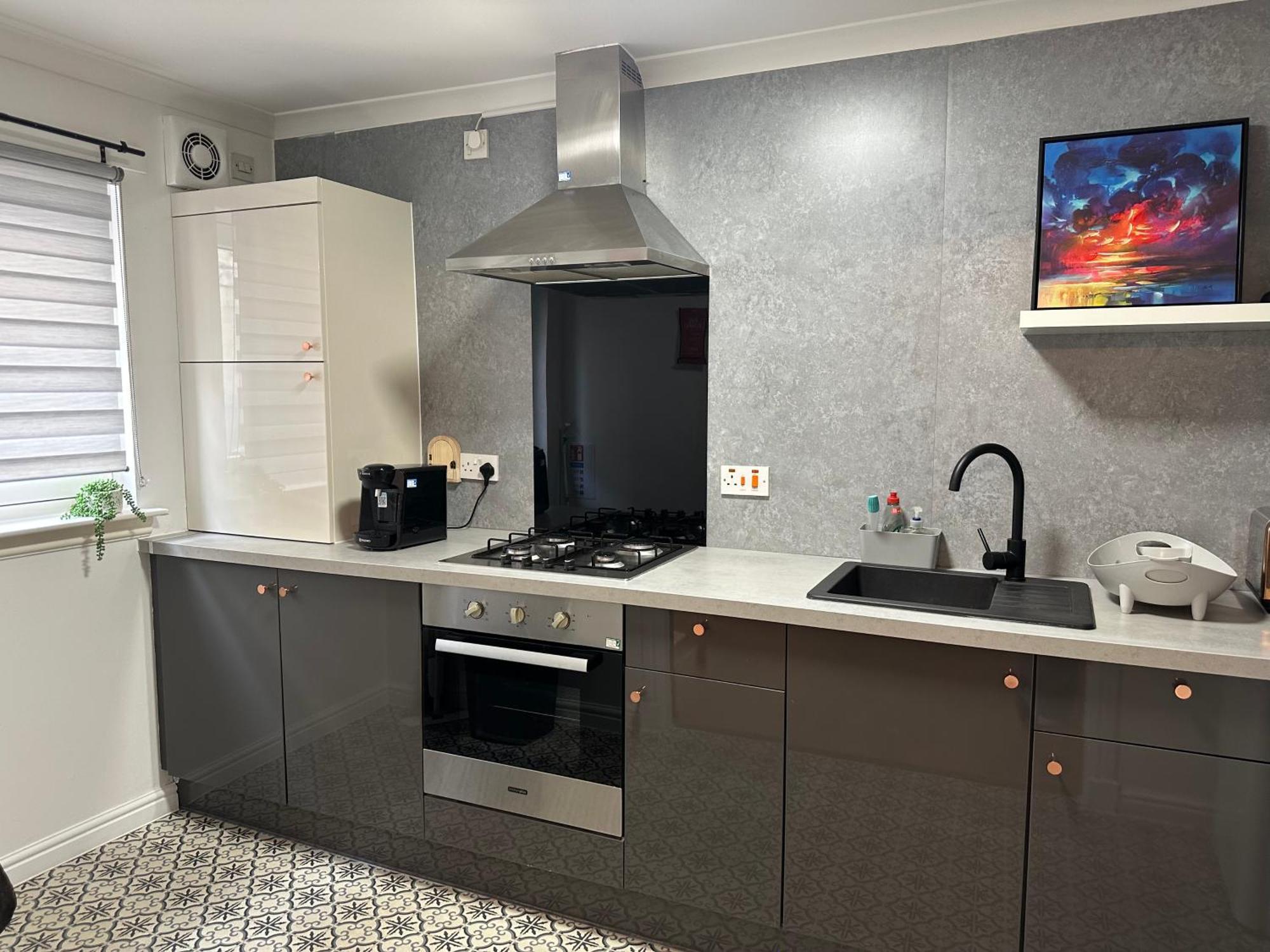 Private Main Door Lovely 2 Bedroom * Edinburgh