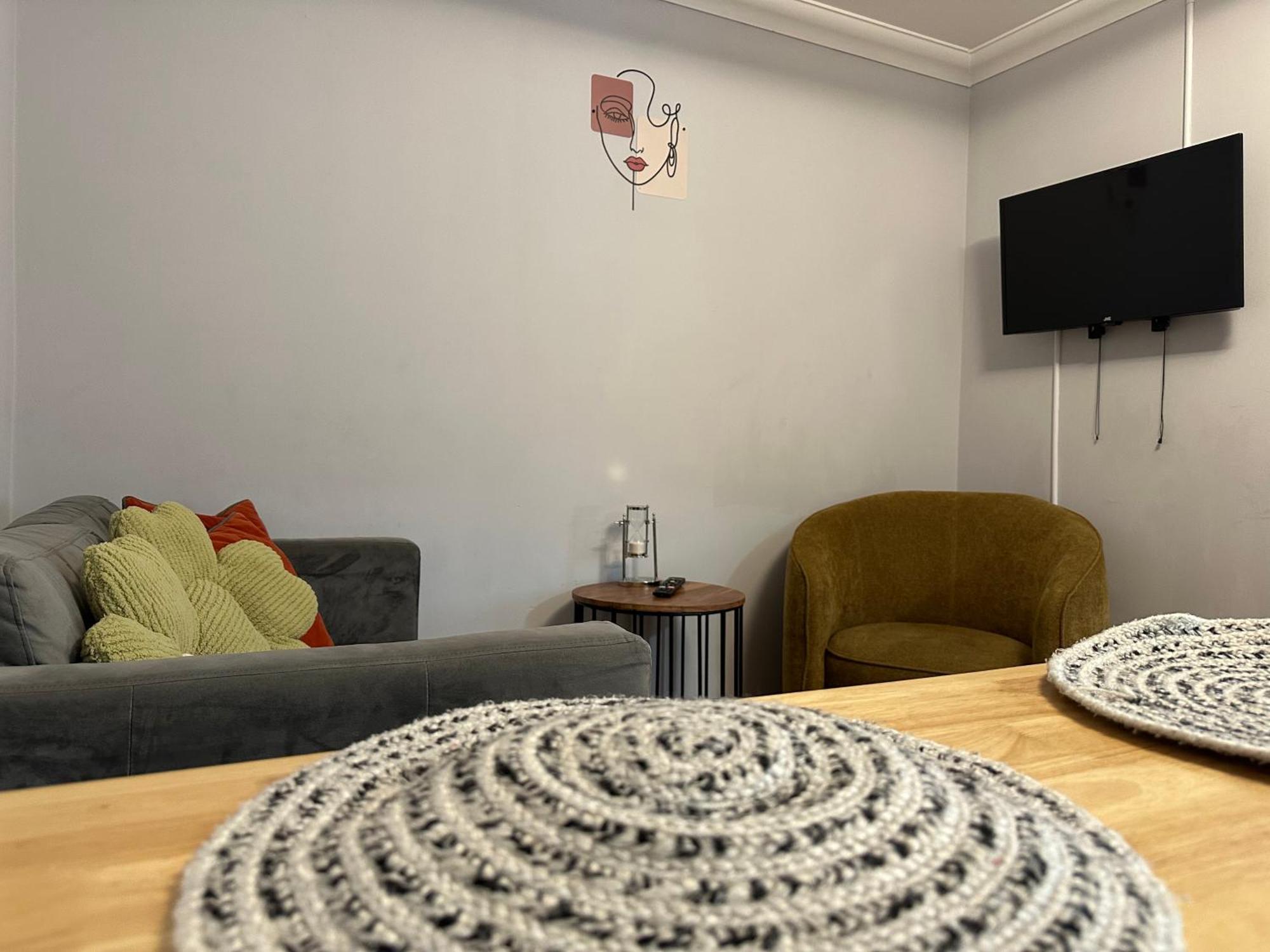 Apartment Private Main Door Lovely 2 Bedroom Edinburgh