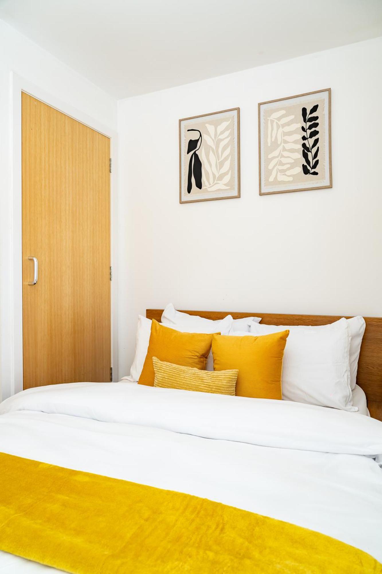 Luxury 3-bed Townhouse With Free Parking And Apartment Edinburgh