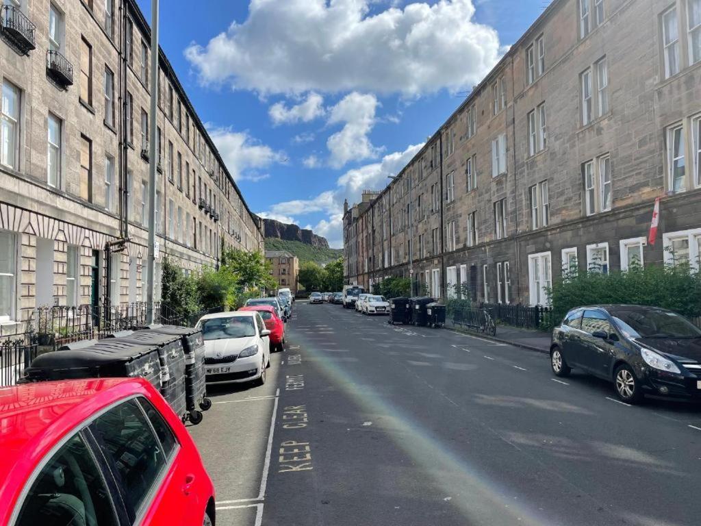 Newington Close To Royal Mile