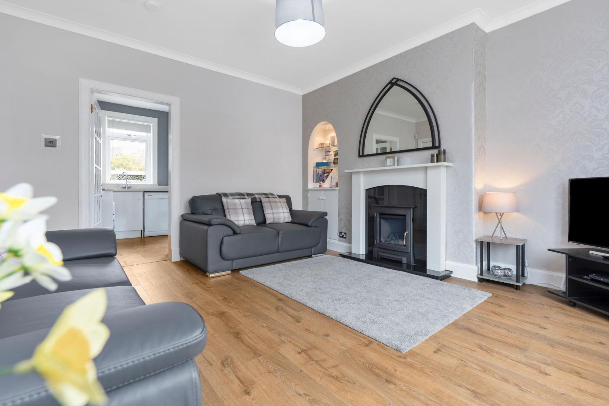 Apartment Crewe - Modern 2 Bedroom, Free Private Parking And Garden Edinburgh