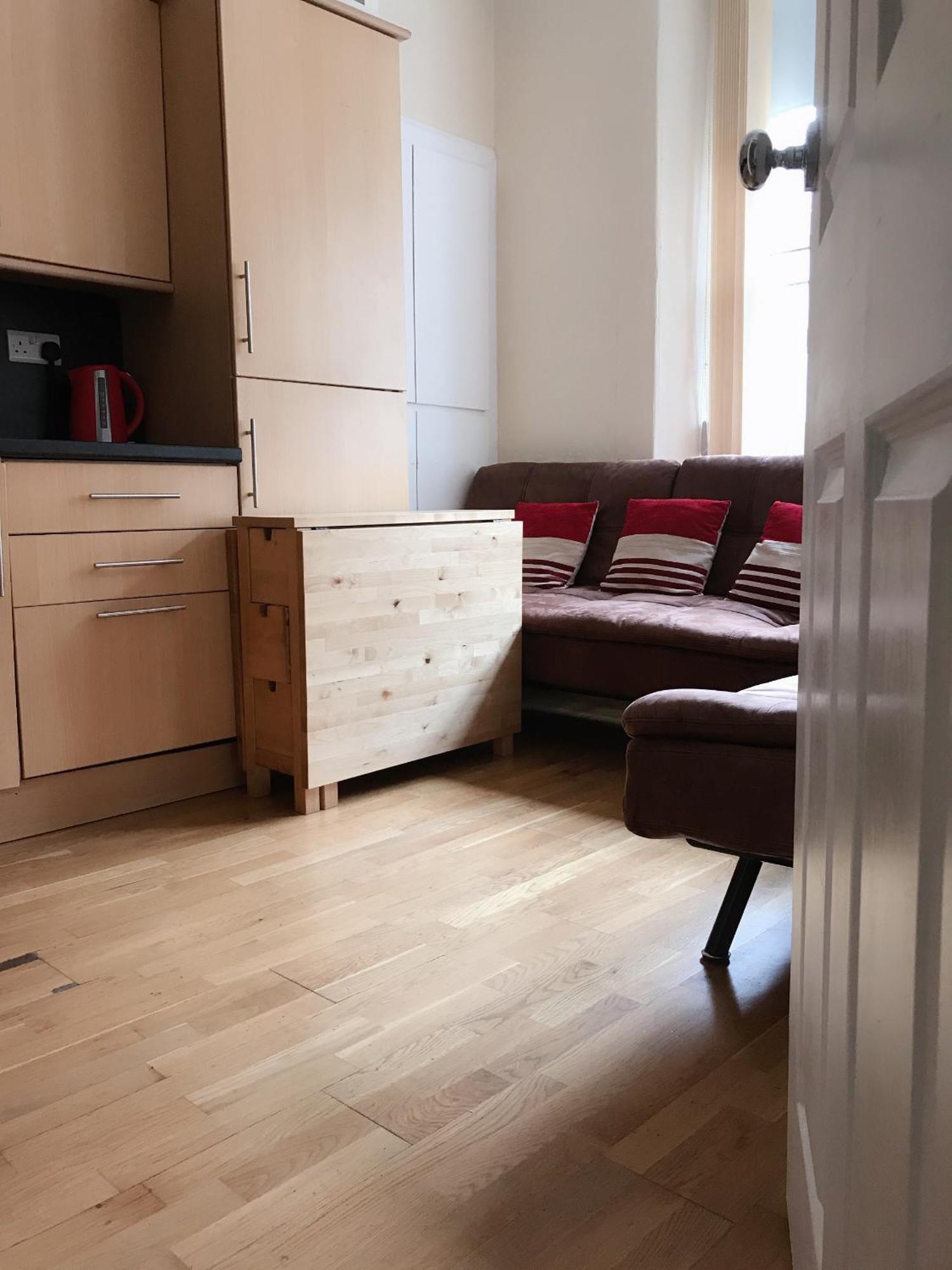 Private Double Bedroom Close To Uni *