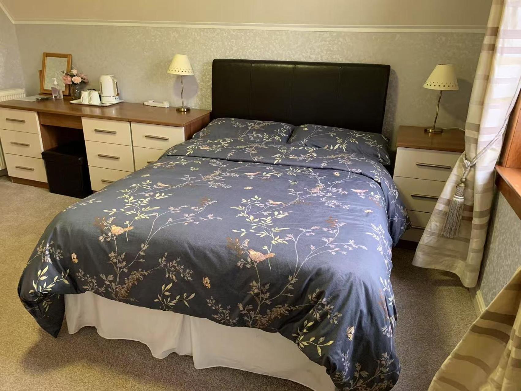Hillhouse Guest house